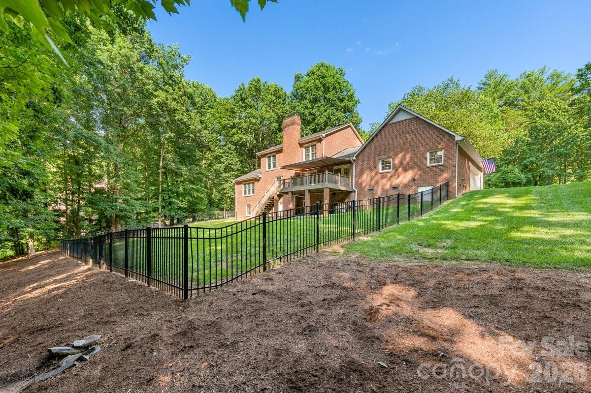 207 Lost Corner Road — Morganton