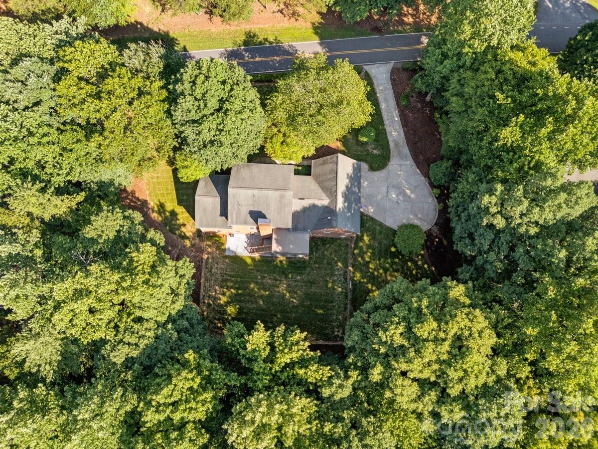 207 Lost Corner Road — Morganton