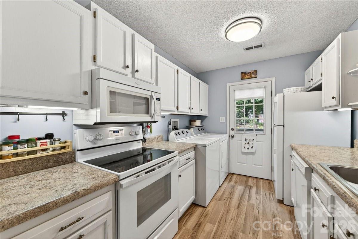 7306 Carrbridge Lane — Charlotte