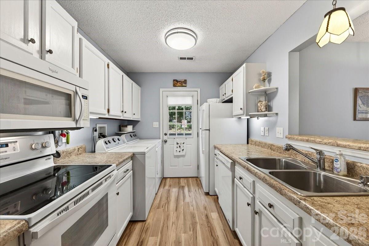 7306 Carrbridge Lane — Charlotte