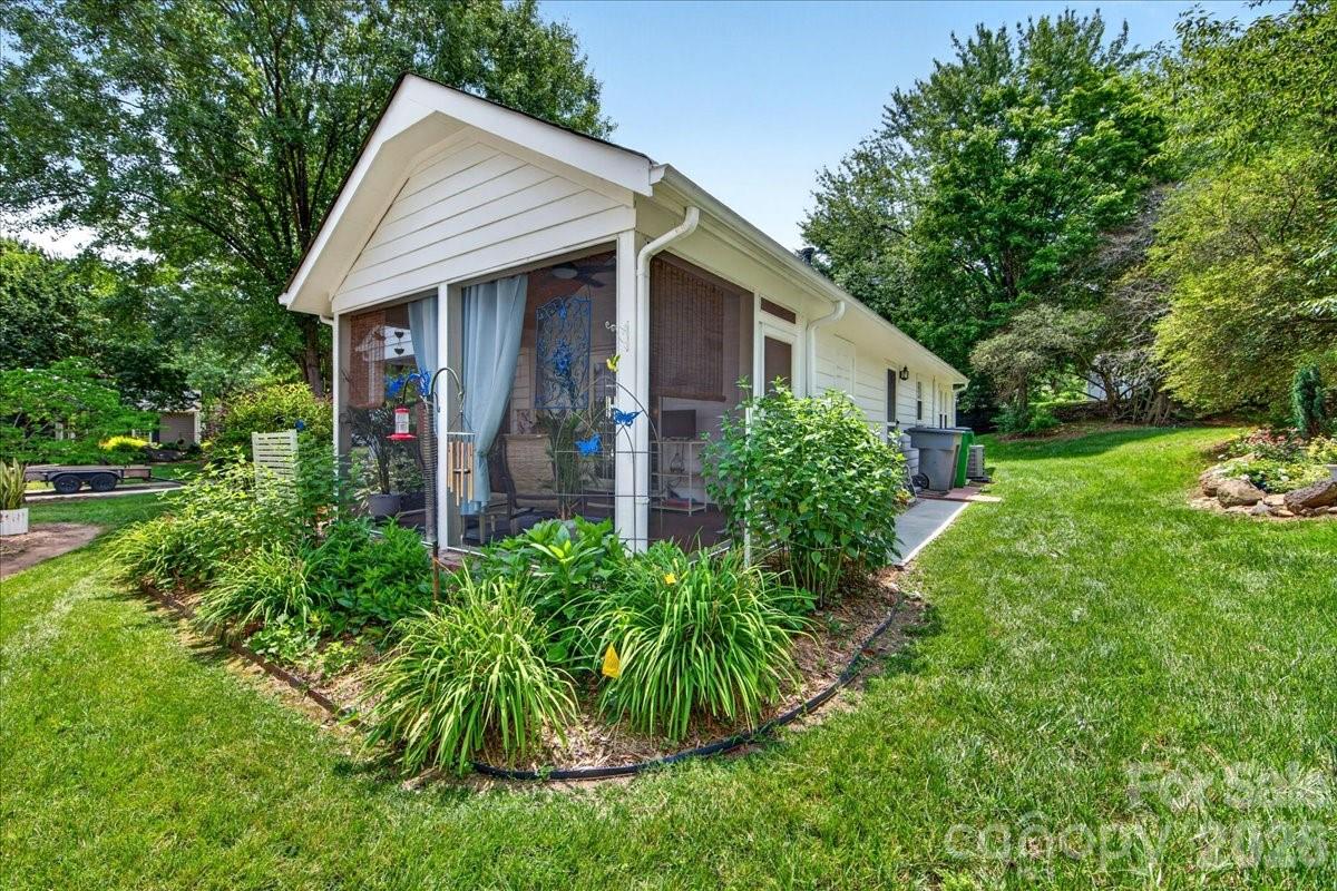 7306 Carrbridge Lane — Charlotte