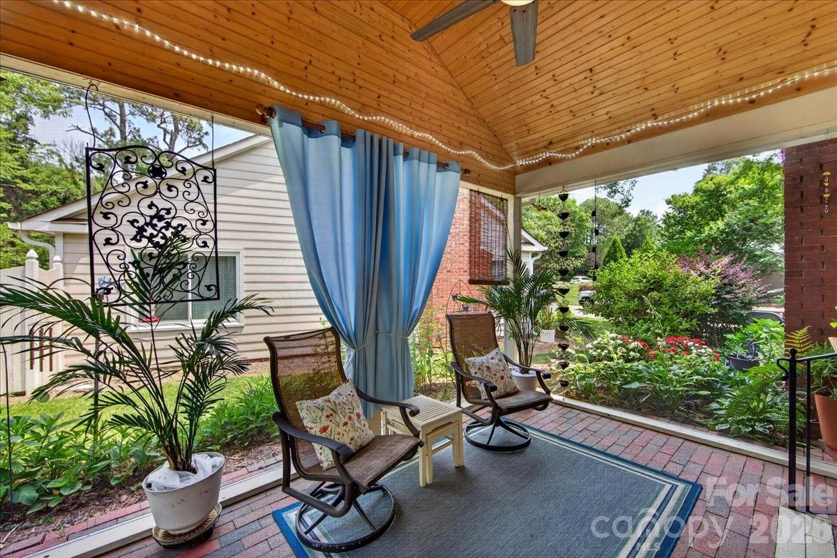 7306 Carrbridge Lane — Charlotte