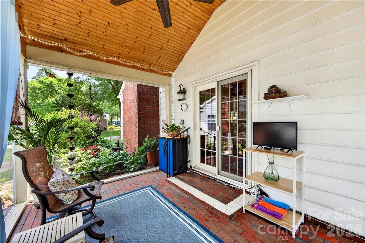 7306 Carrbridge Lane — Charlotte