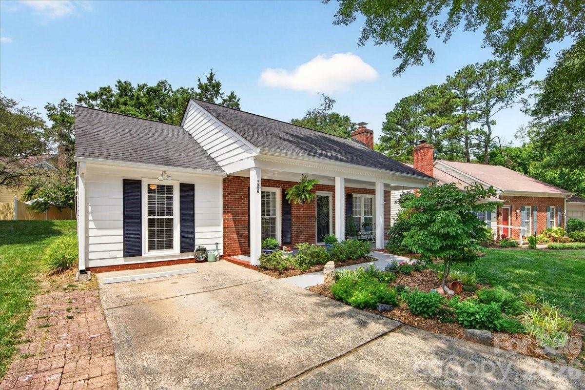 7306 Carrbridge Lane — Charlotte
