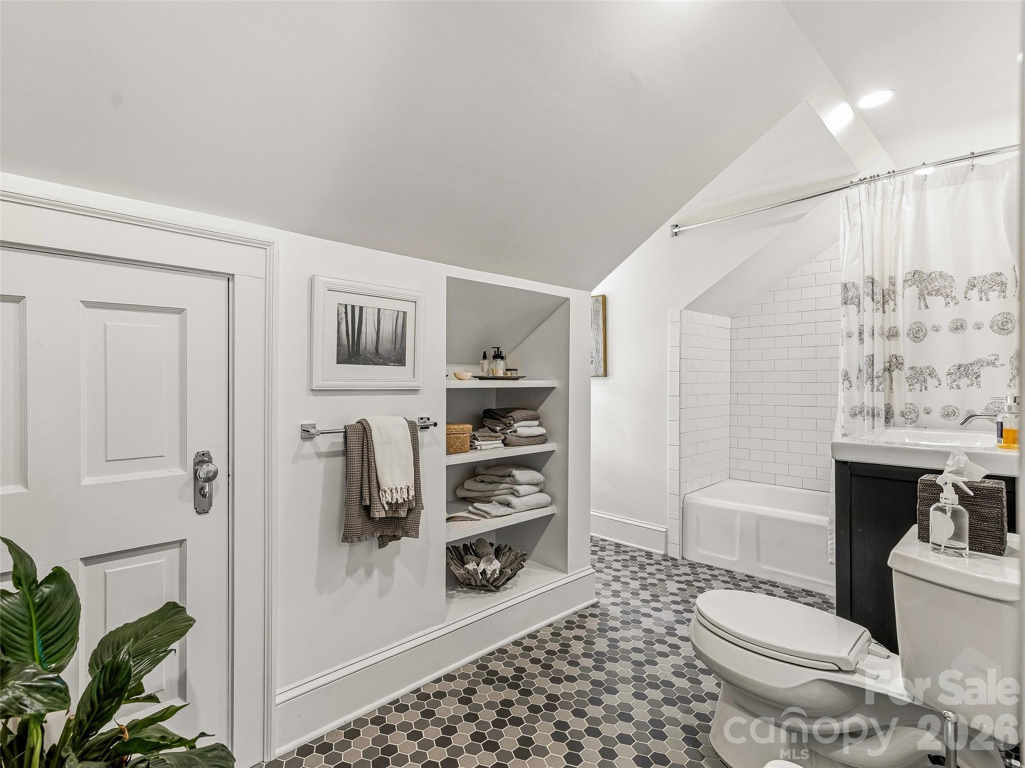 153 Franklin Street — Brevard