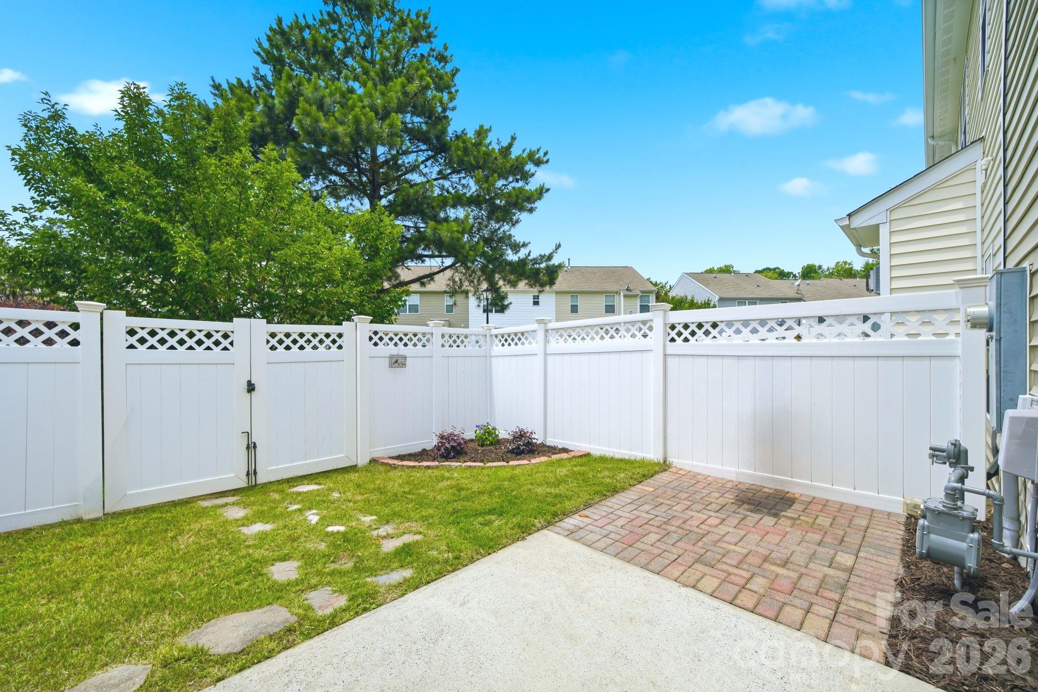 14237 Tamarack Drive — Charlotte