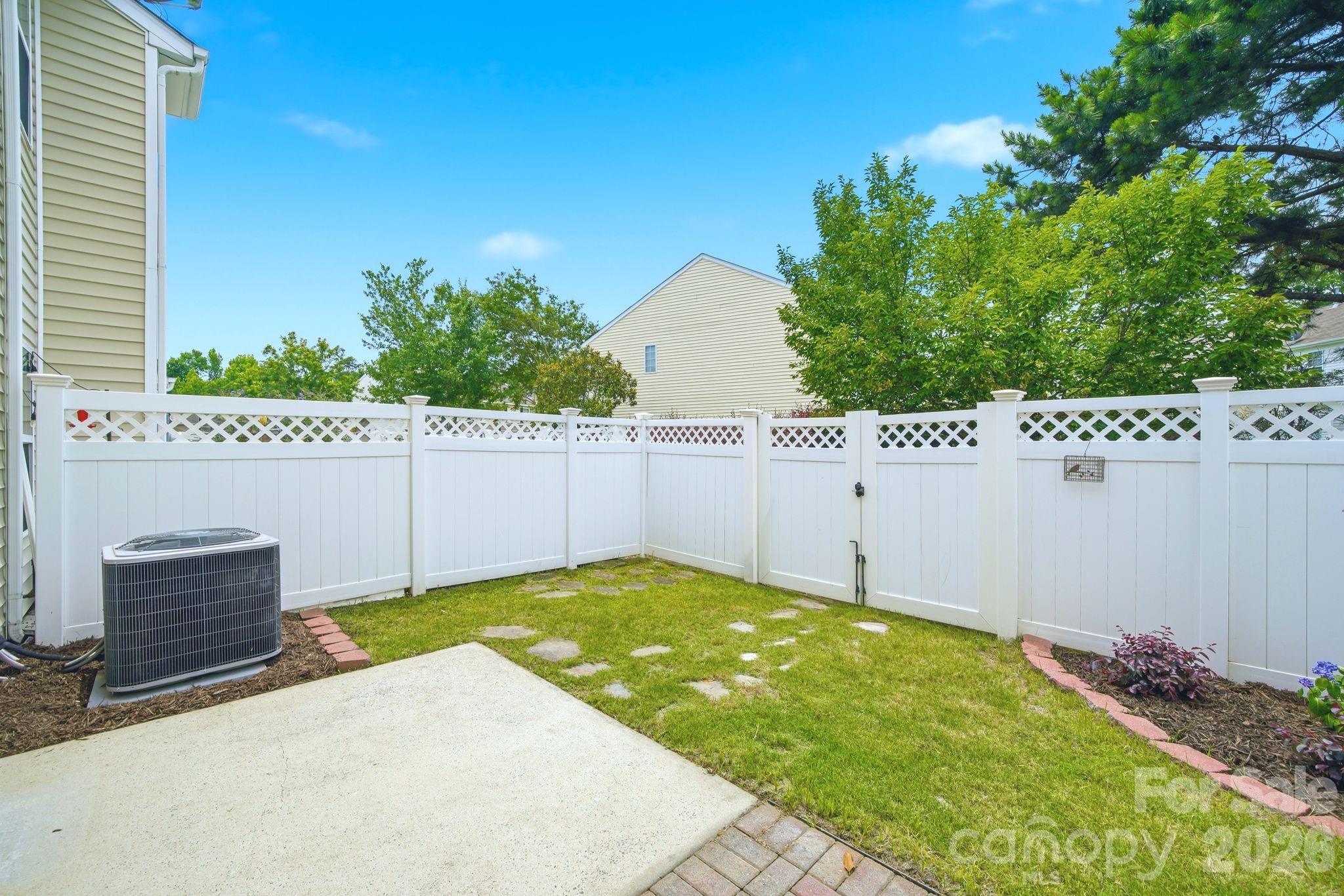 14237 Tamarack Drive — Charlotte