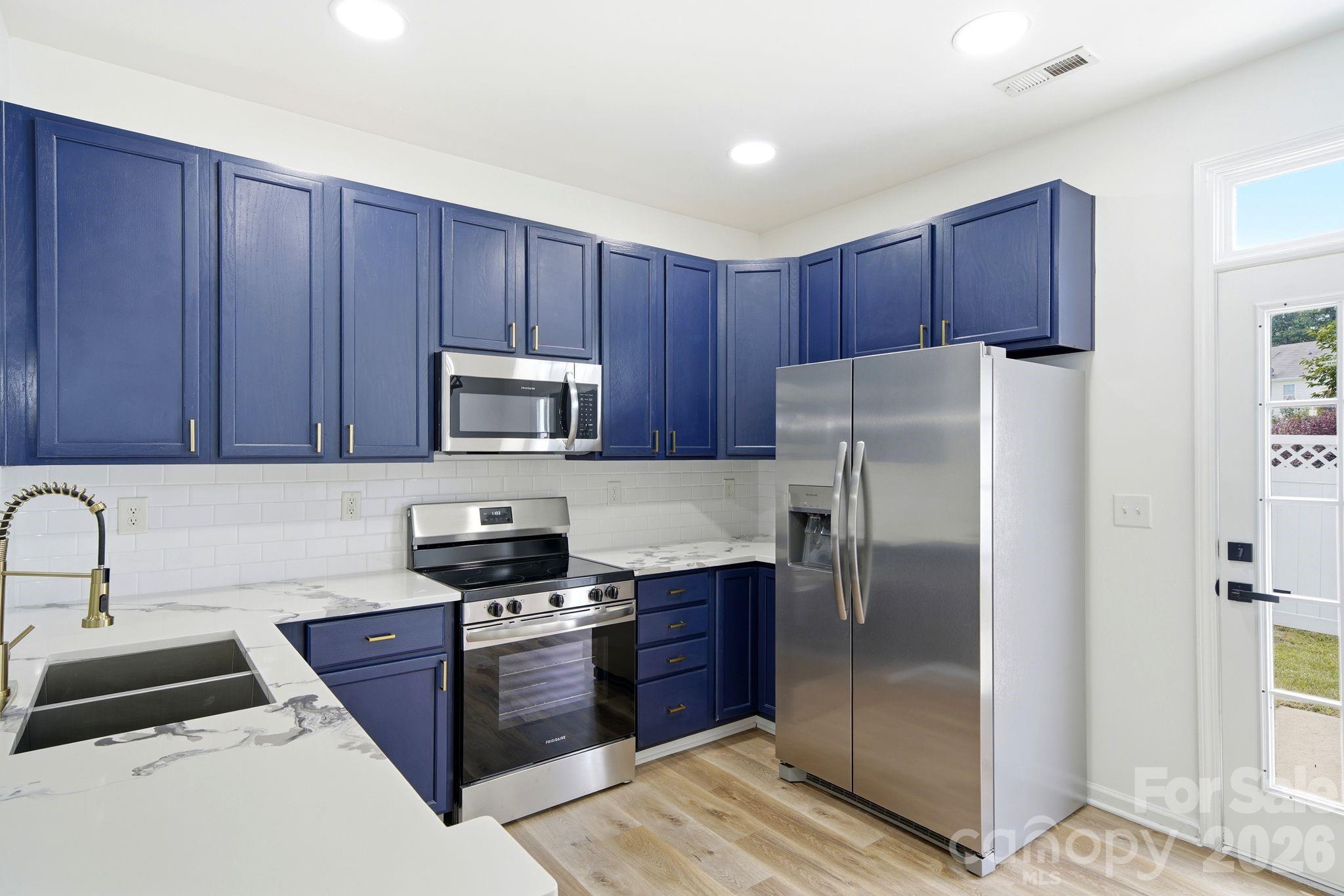 14237 Tamarack Drive — Charlotte