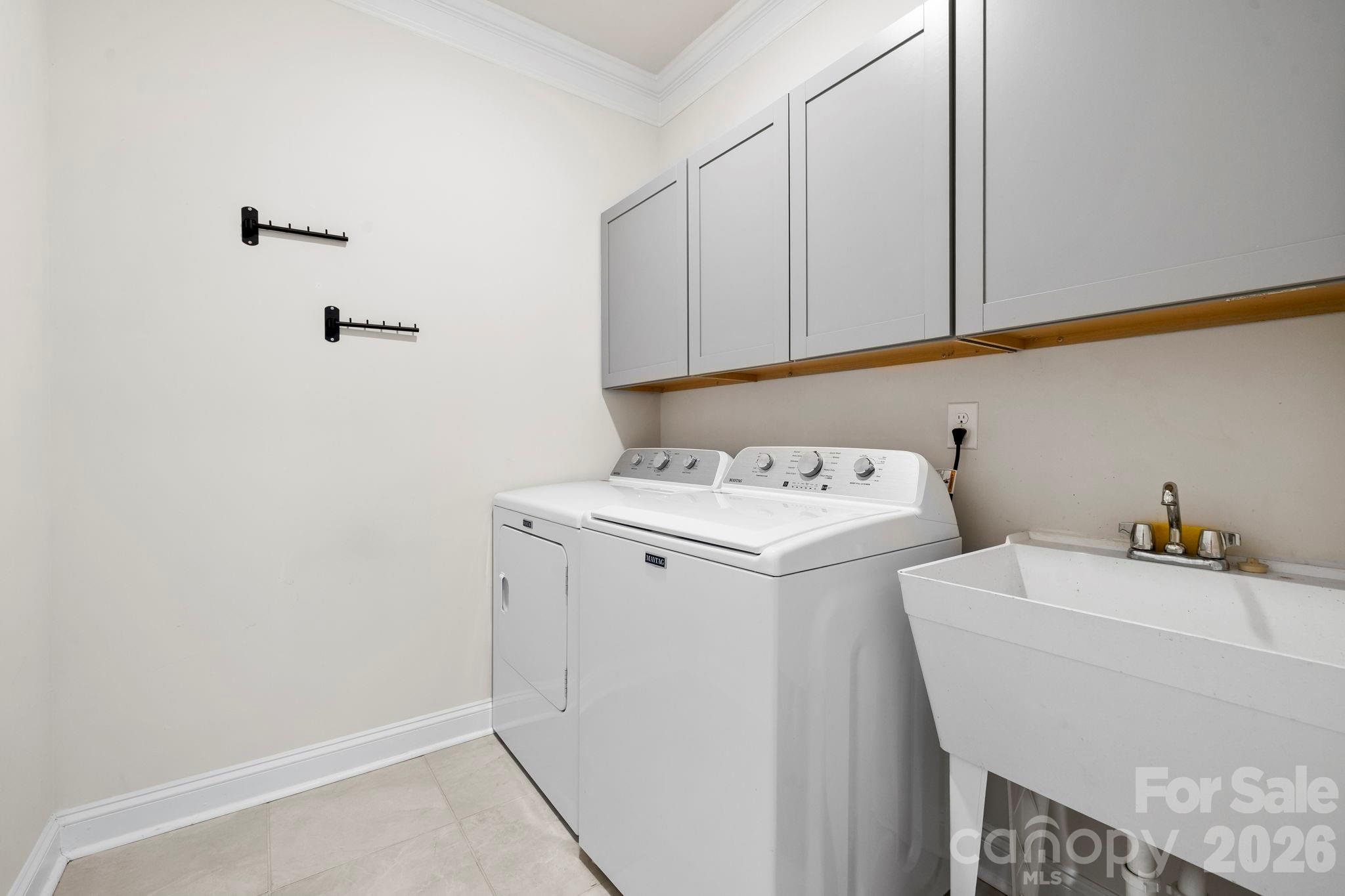 48 Thornberry Road — Hendersonville