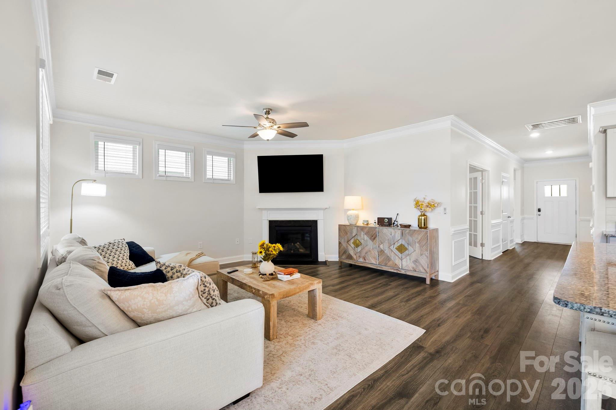 48 Thornberry Road — Hendersonville