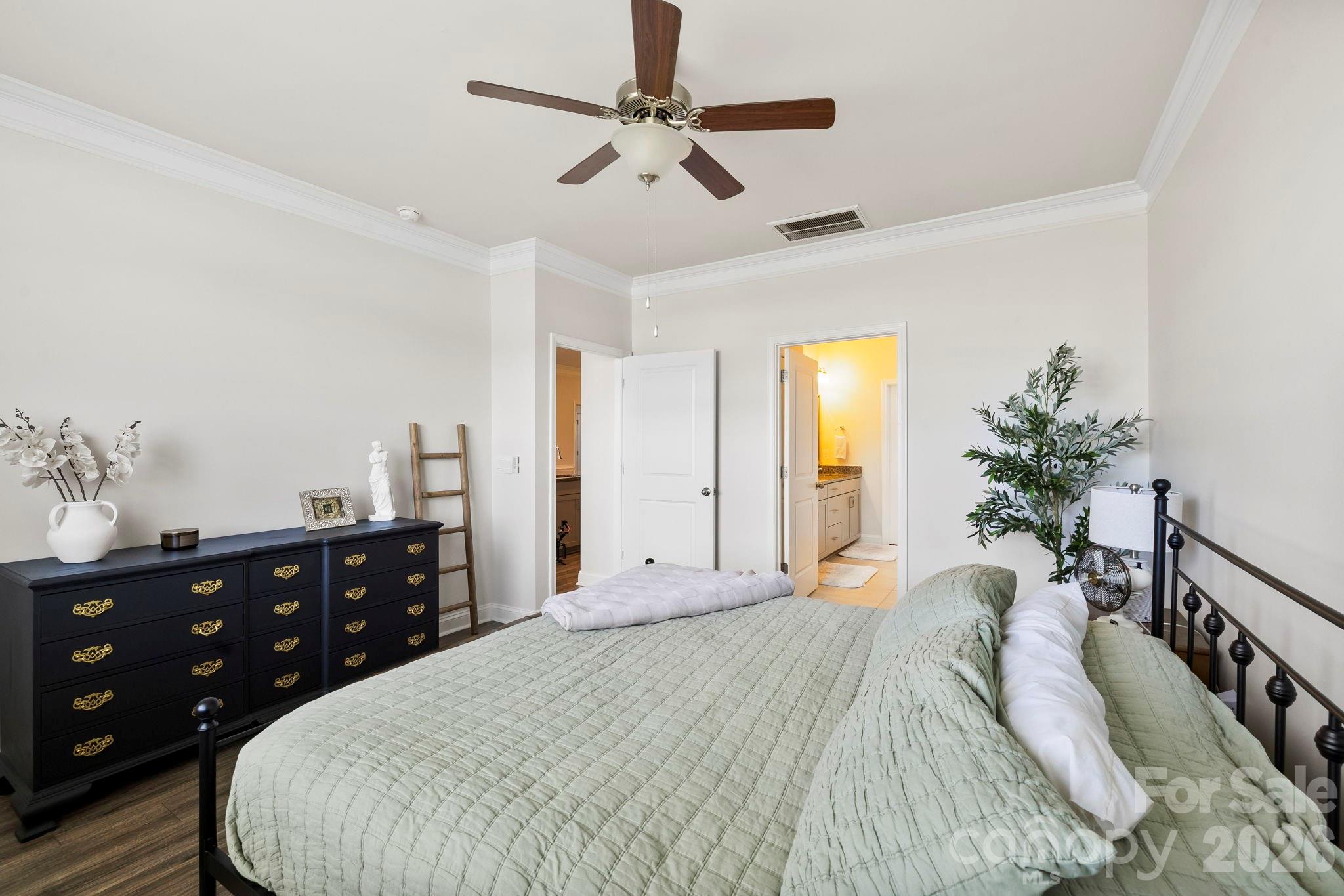 48 Thornberry Road — Hendersonville