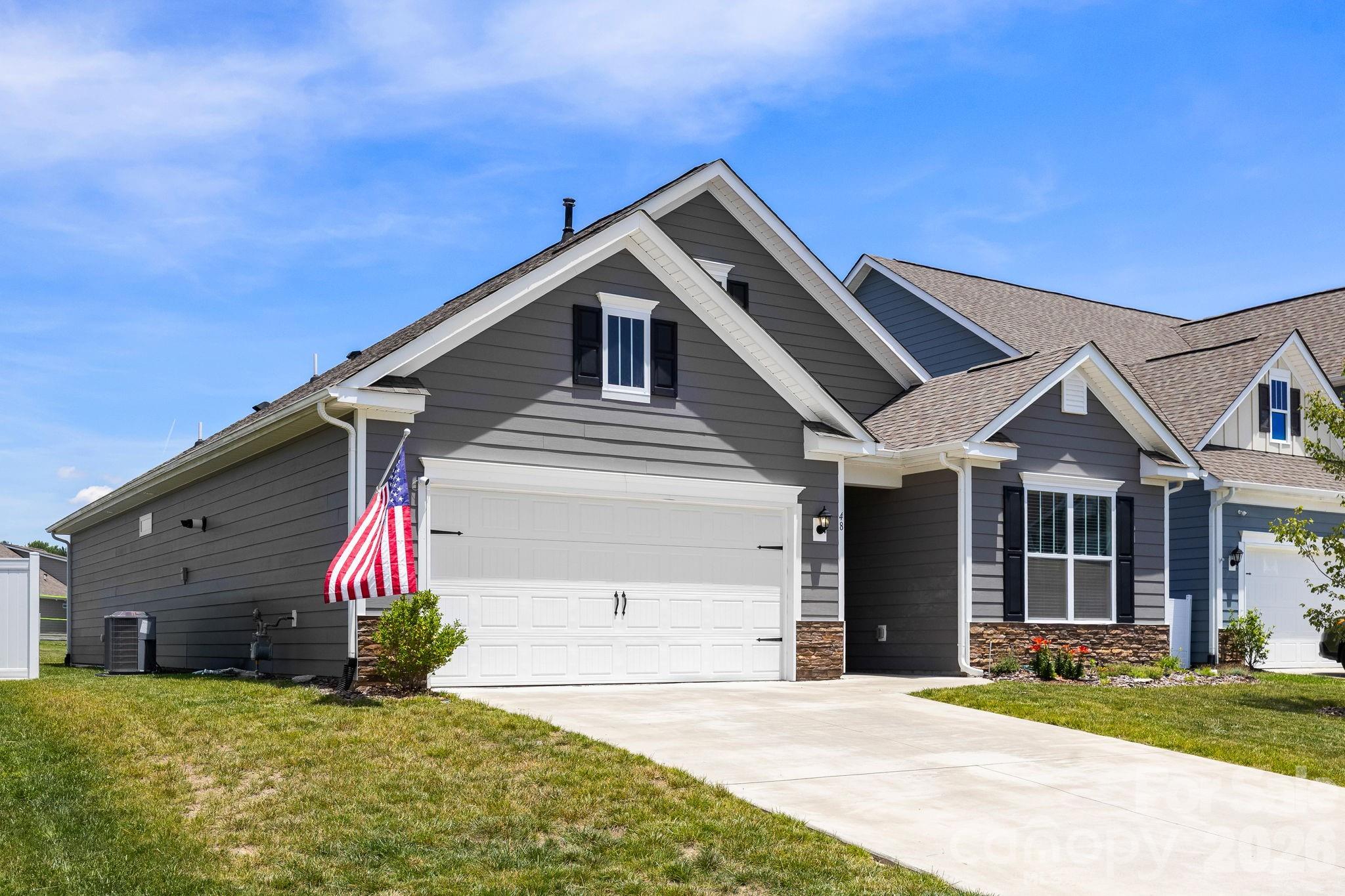 48 Thornberry Road — Hendersonville