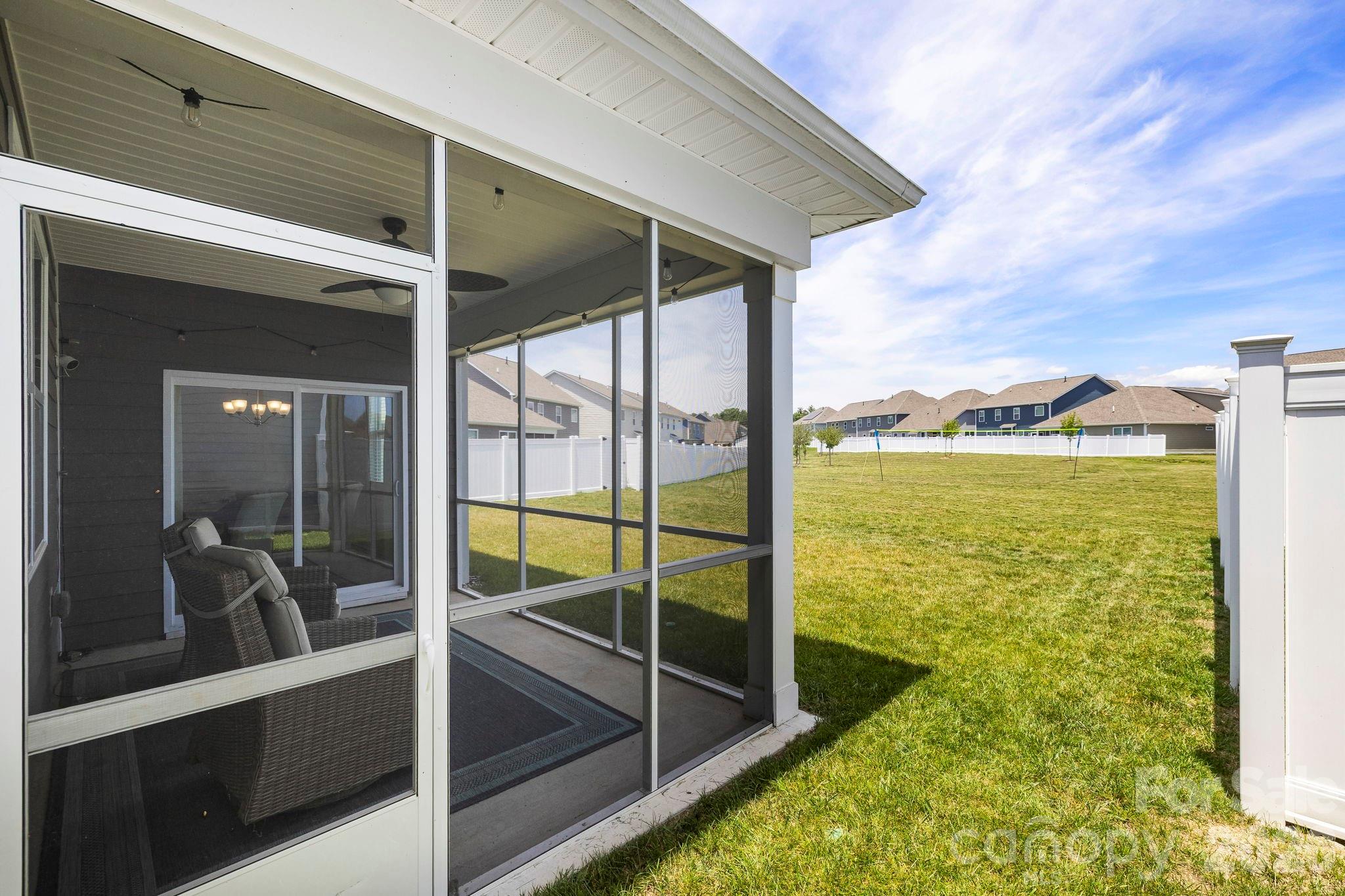 48 Thornberry Road — Hendersonville