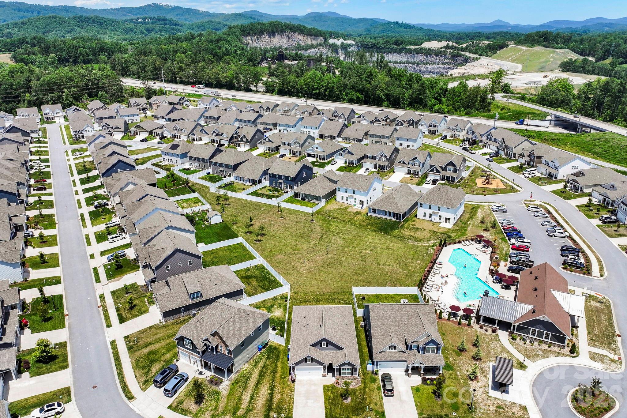 48 Thornberry Road — Hendersonville