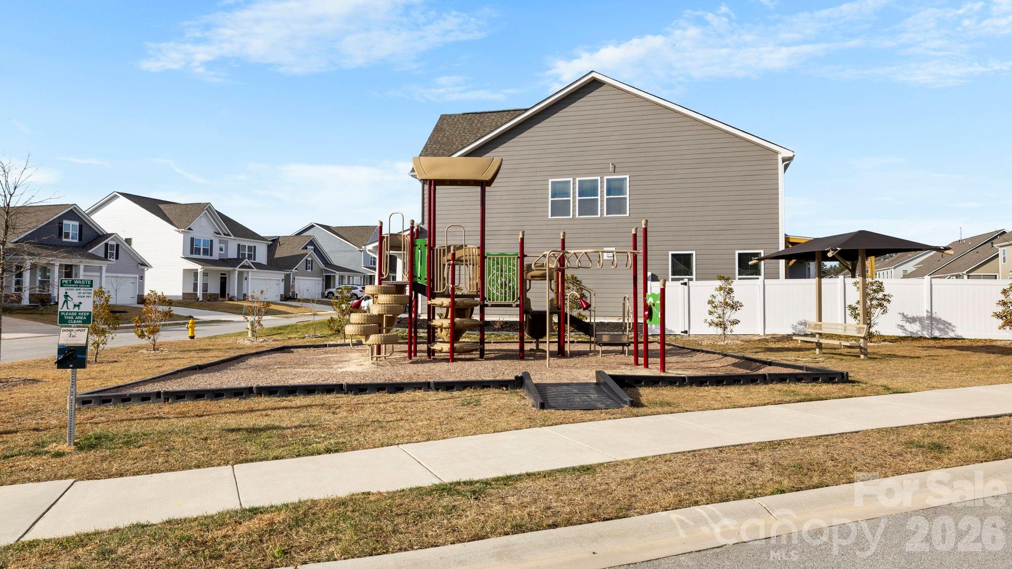 48 Thornberry Road — Hendersonville