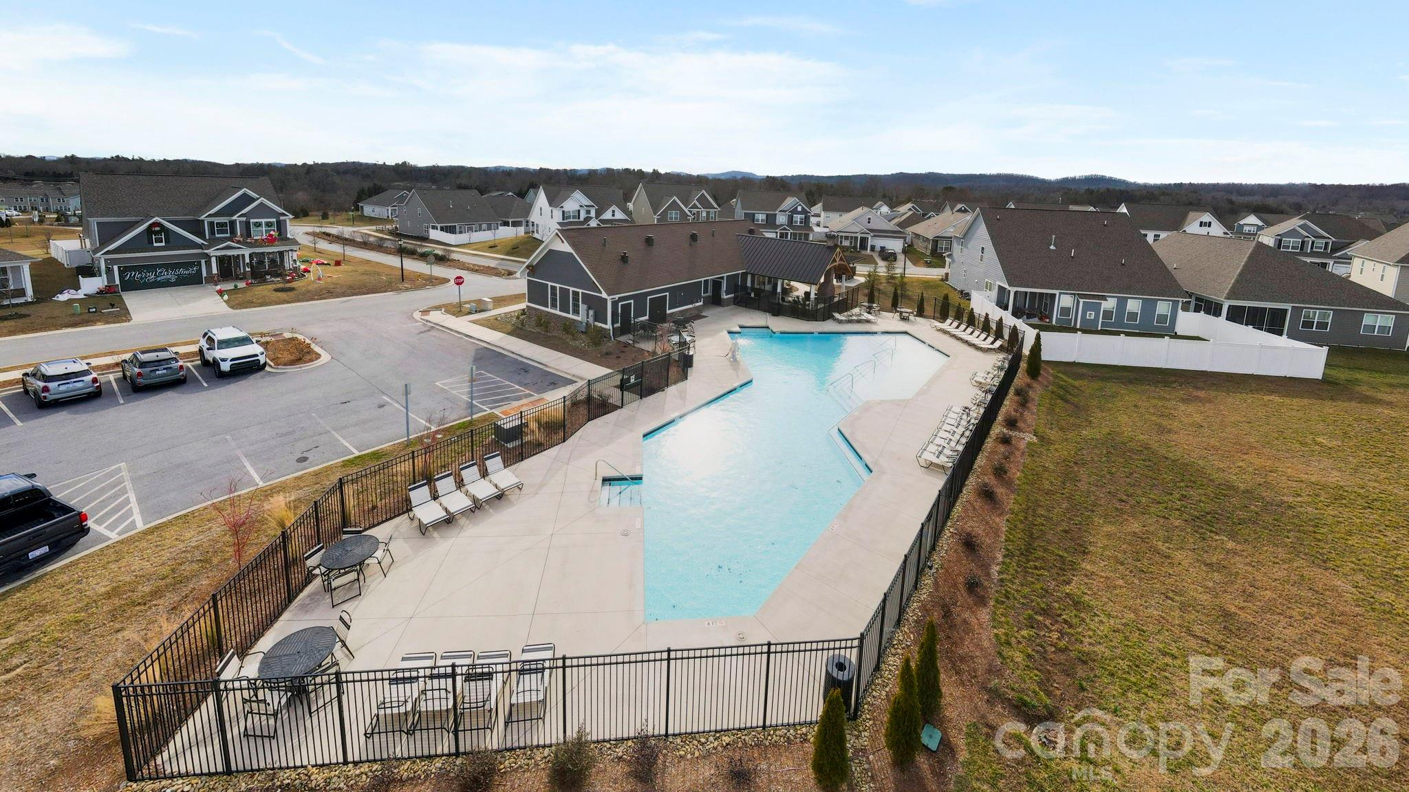 48 Thornberry Road — Hendersonville