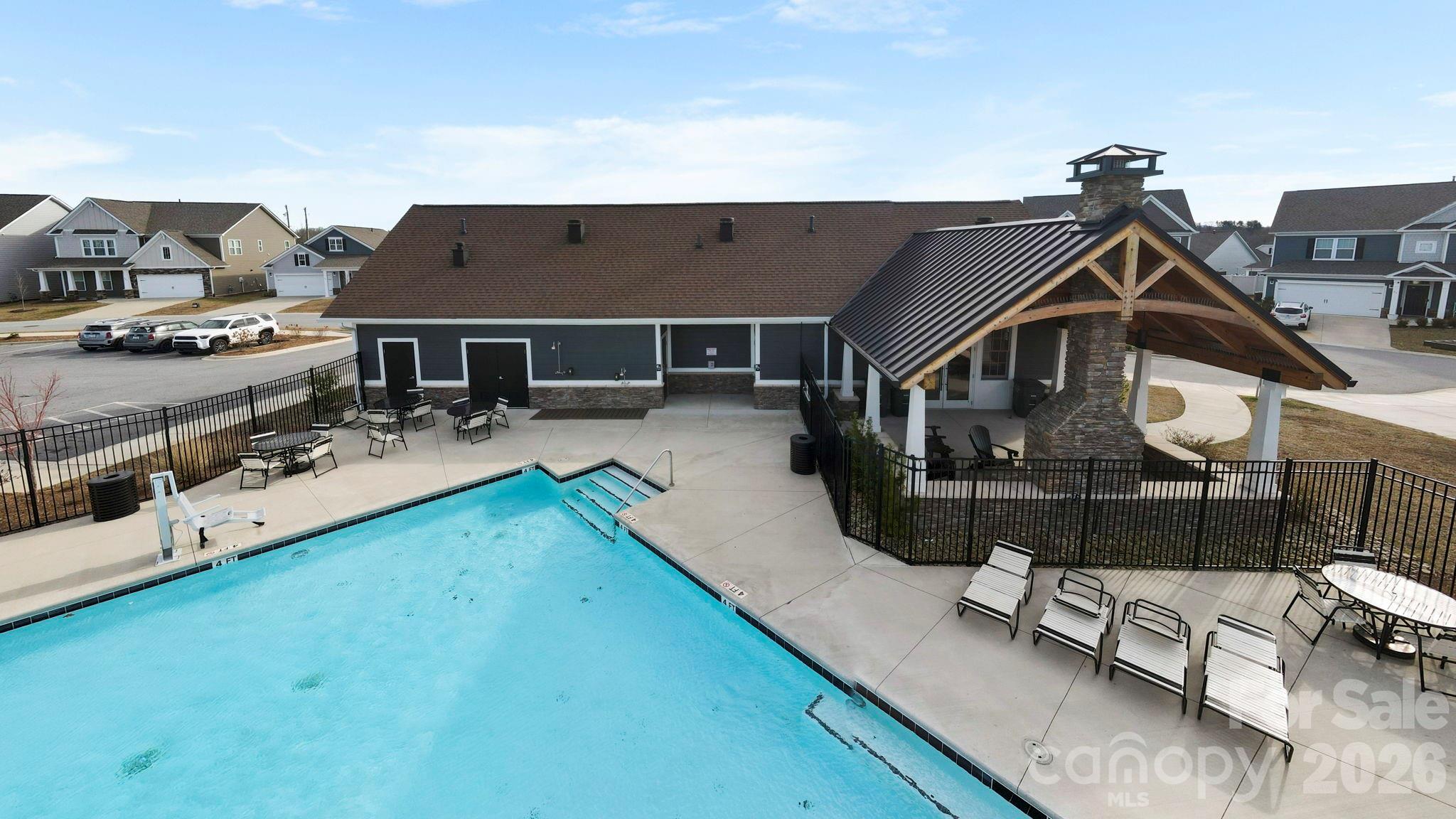 48 Thornberry Road — Hendersonville