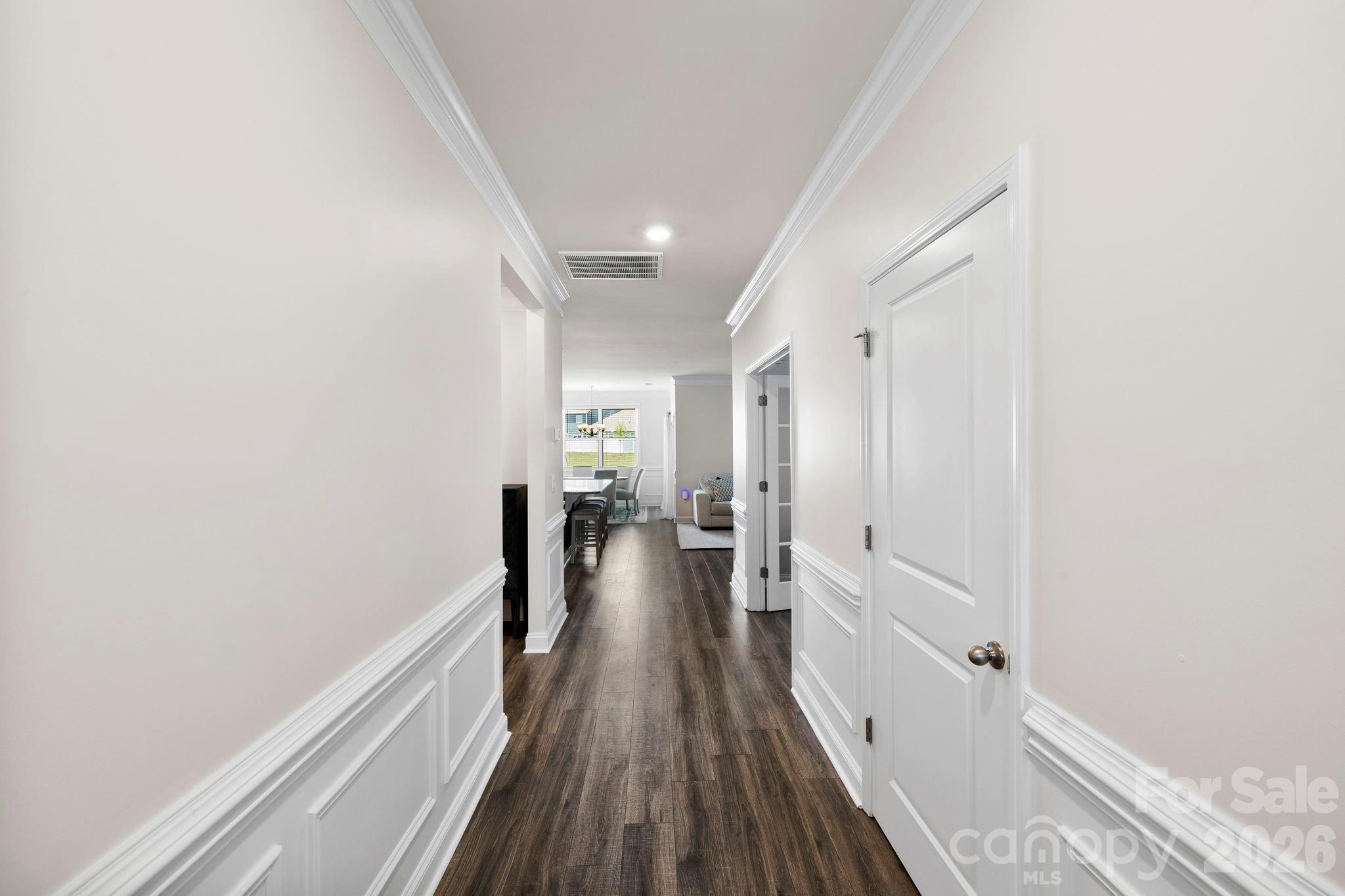 48 Thornberry Road — Hendersonville