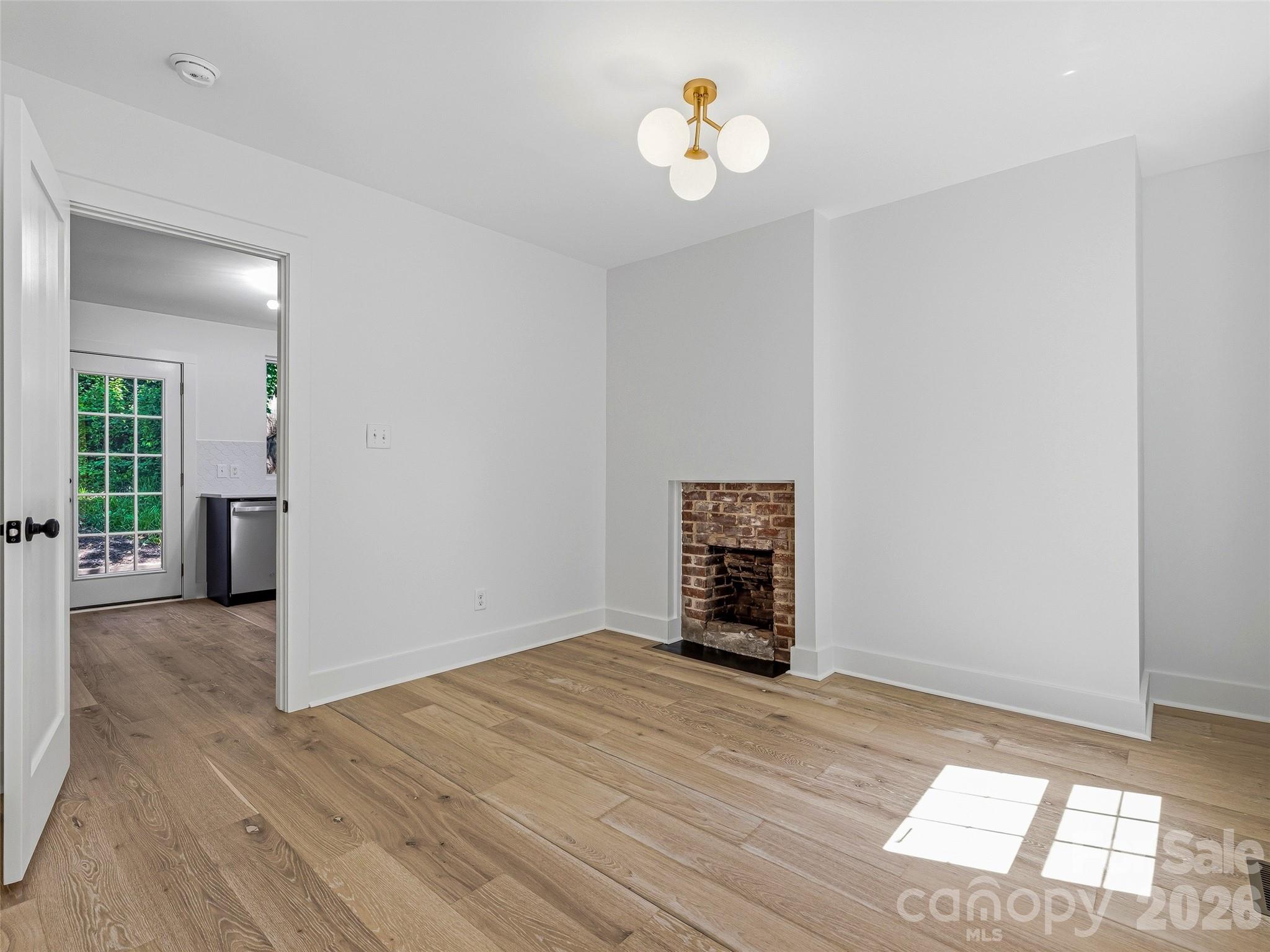 895 N Trade Street — Tryon