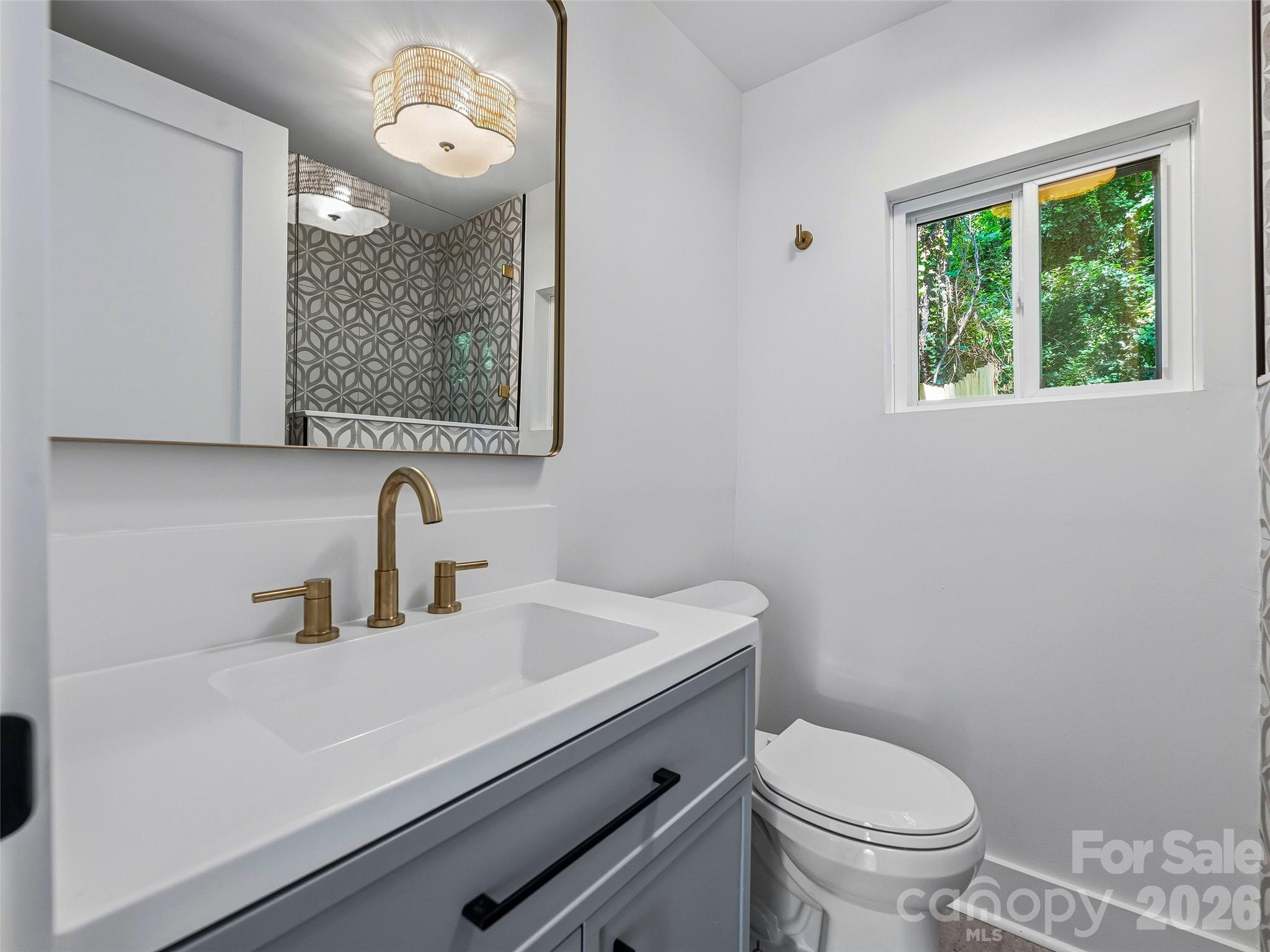 895 N Trade Street — Tryon