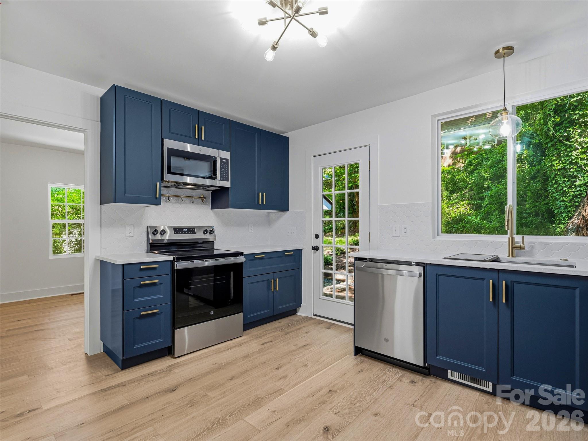 895 N Trade Street — Tryon