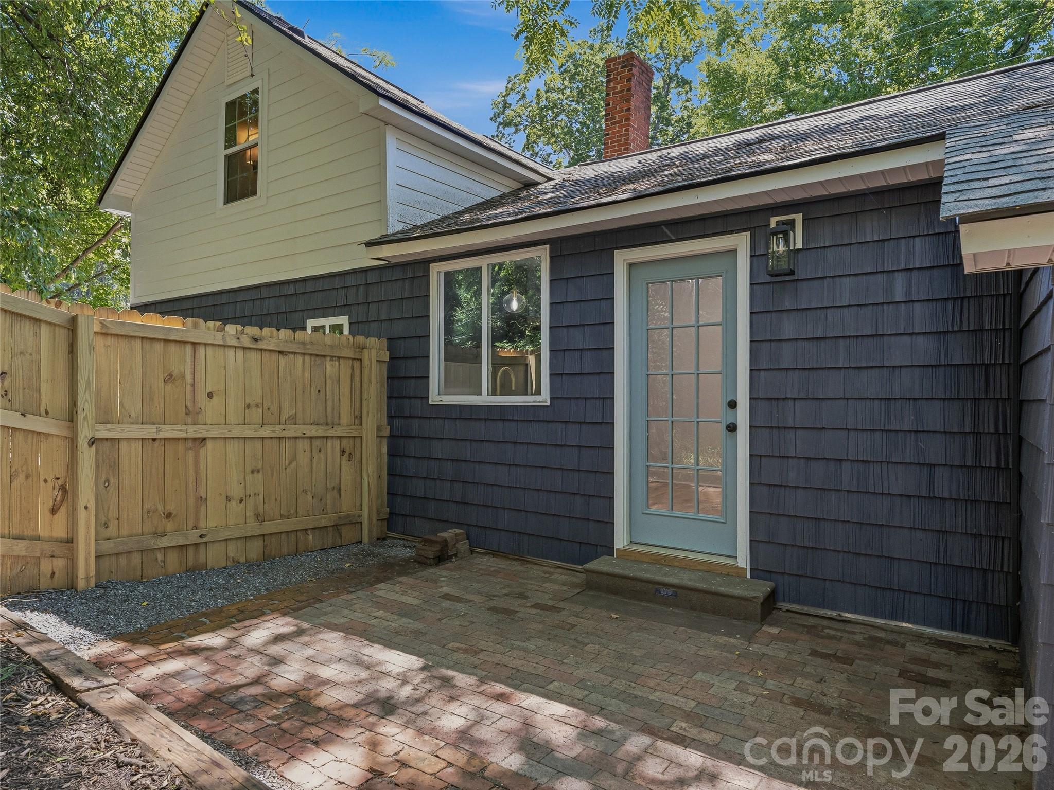 895 N Trade Street — Tryon
