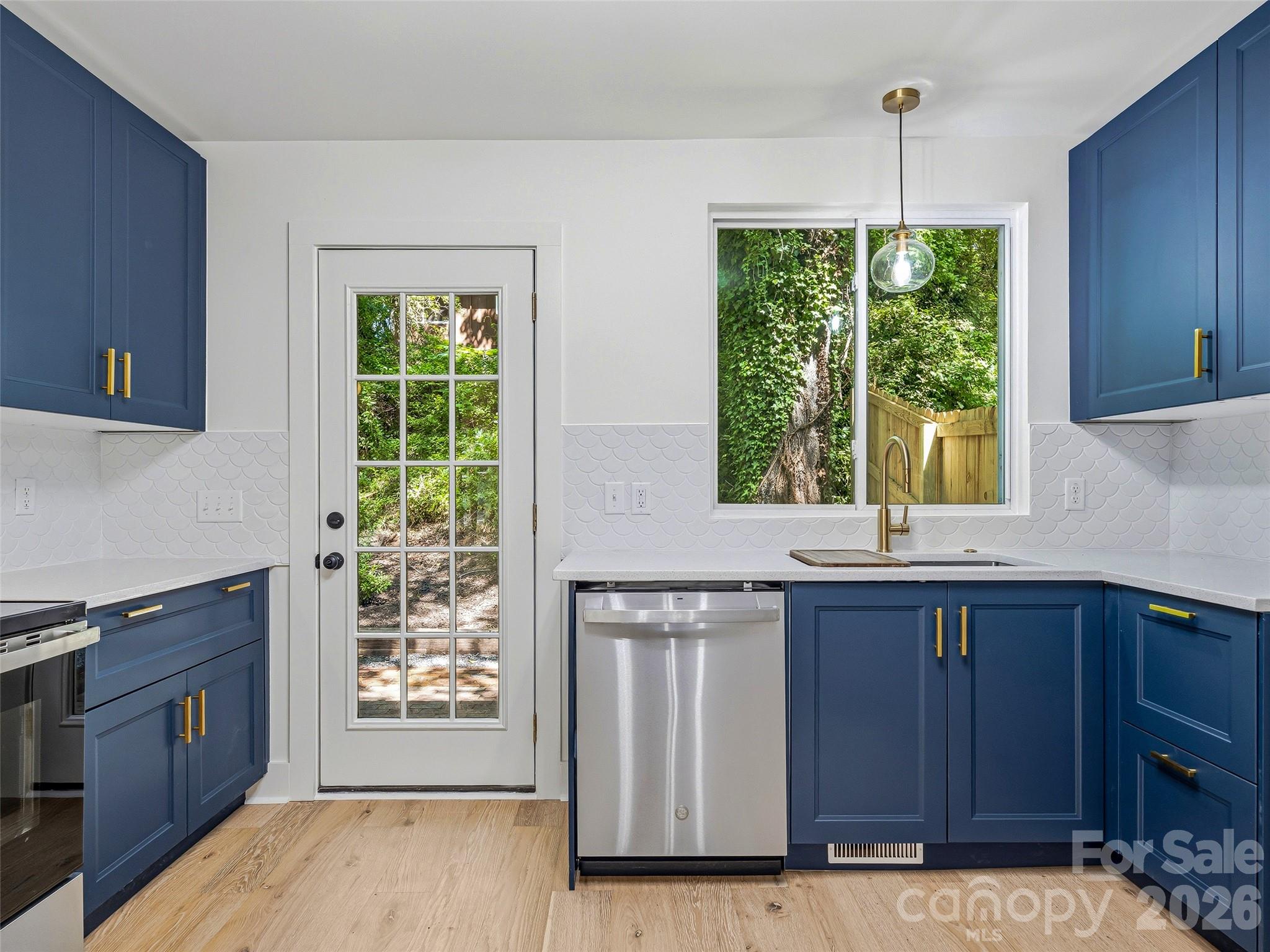 895 N Trade Street — Tryon