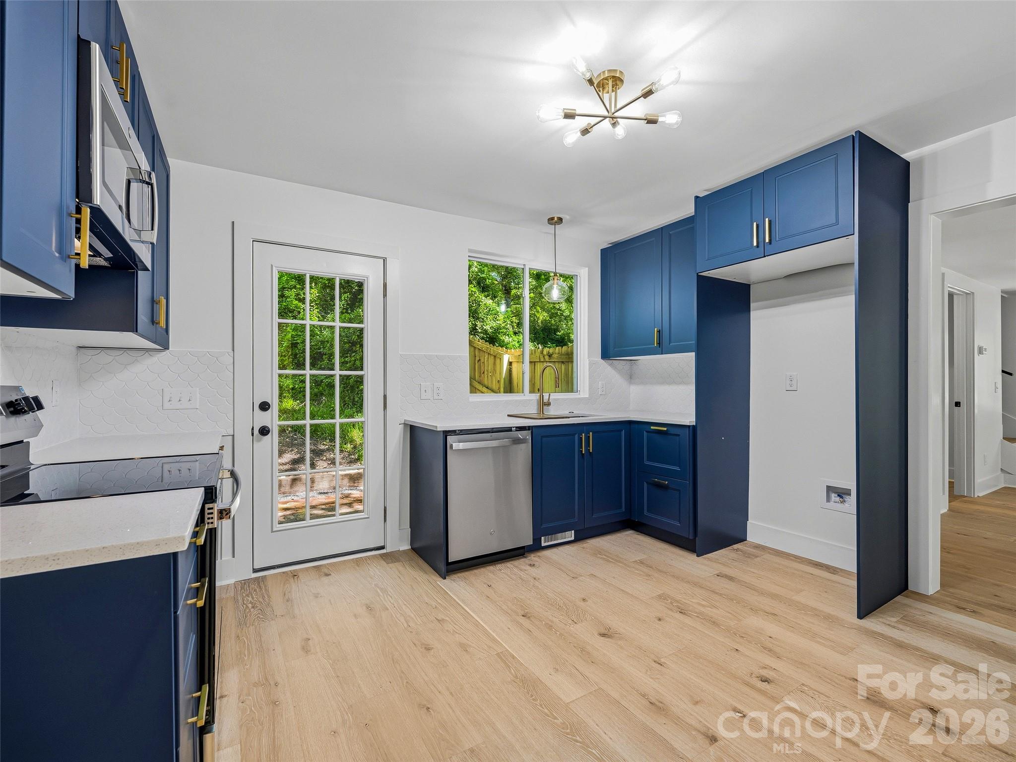 895 N Trade Street — Tryon
