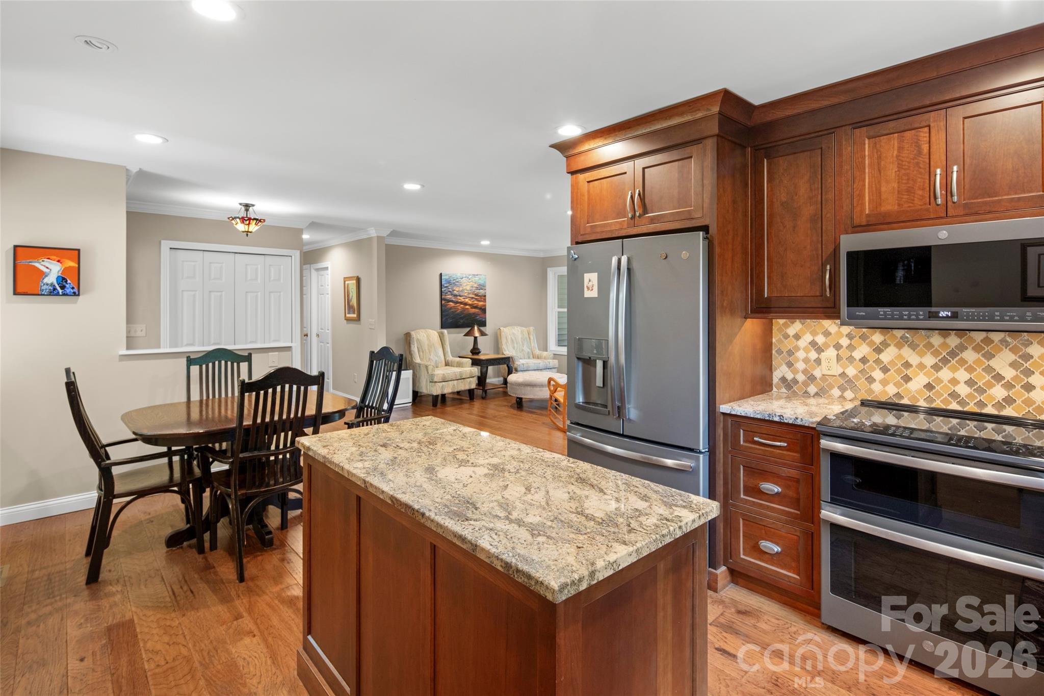 2750 Leucothae Way — Hendersonville