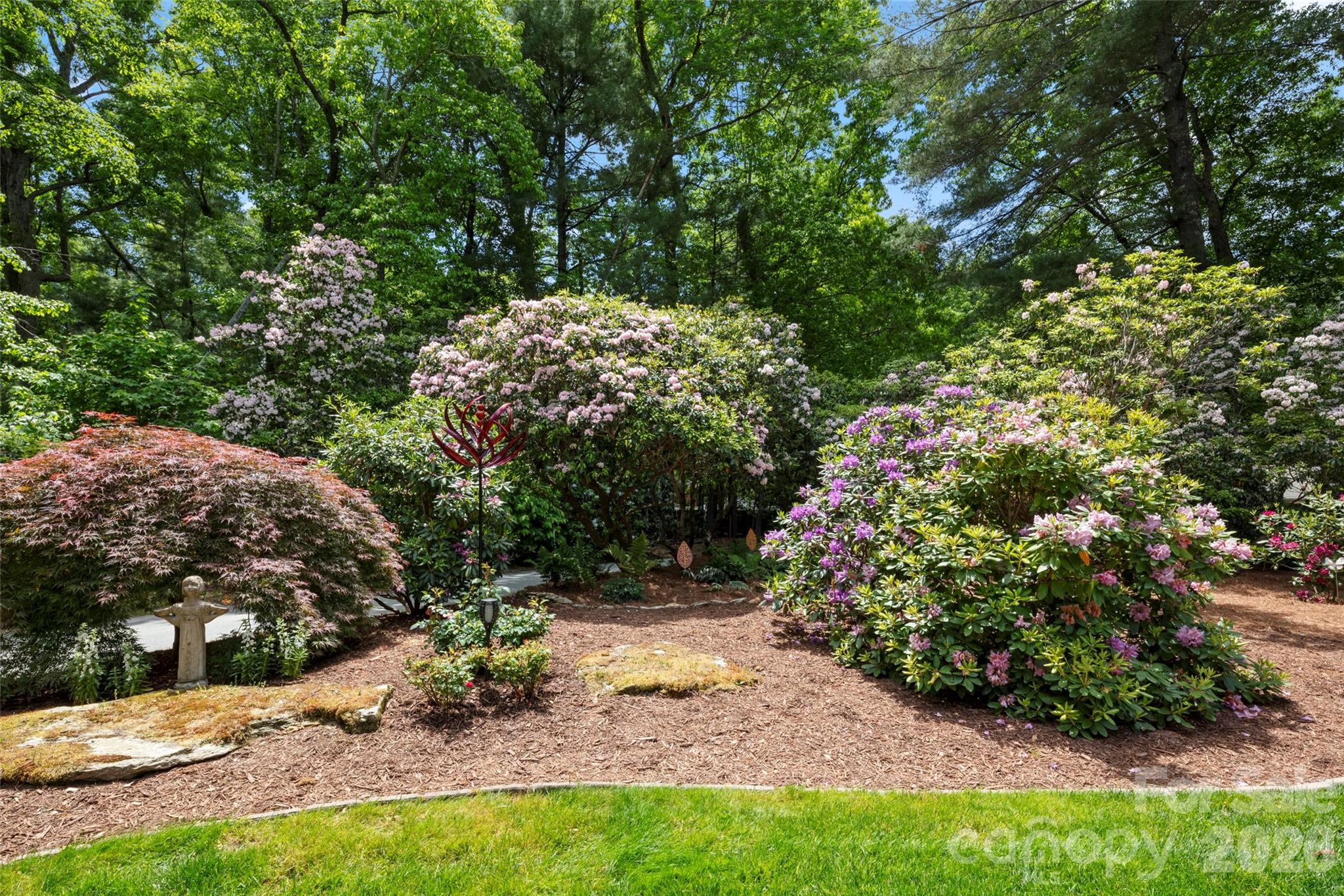 2750 Leucothae Way — Hendersonville