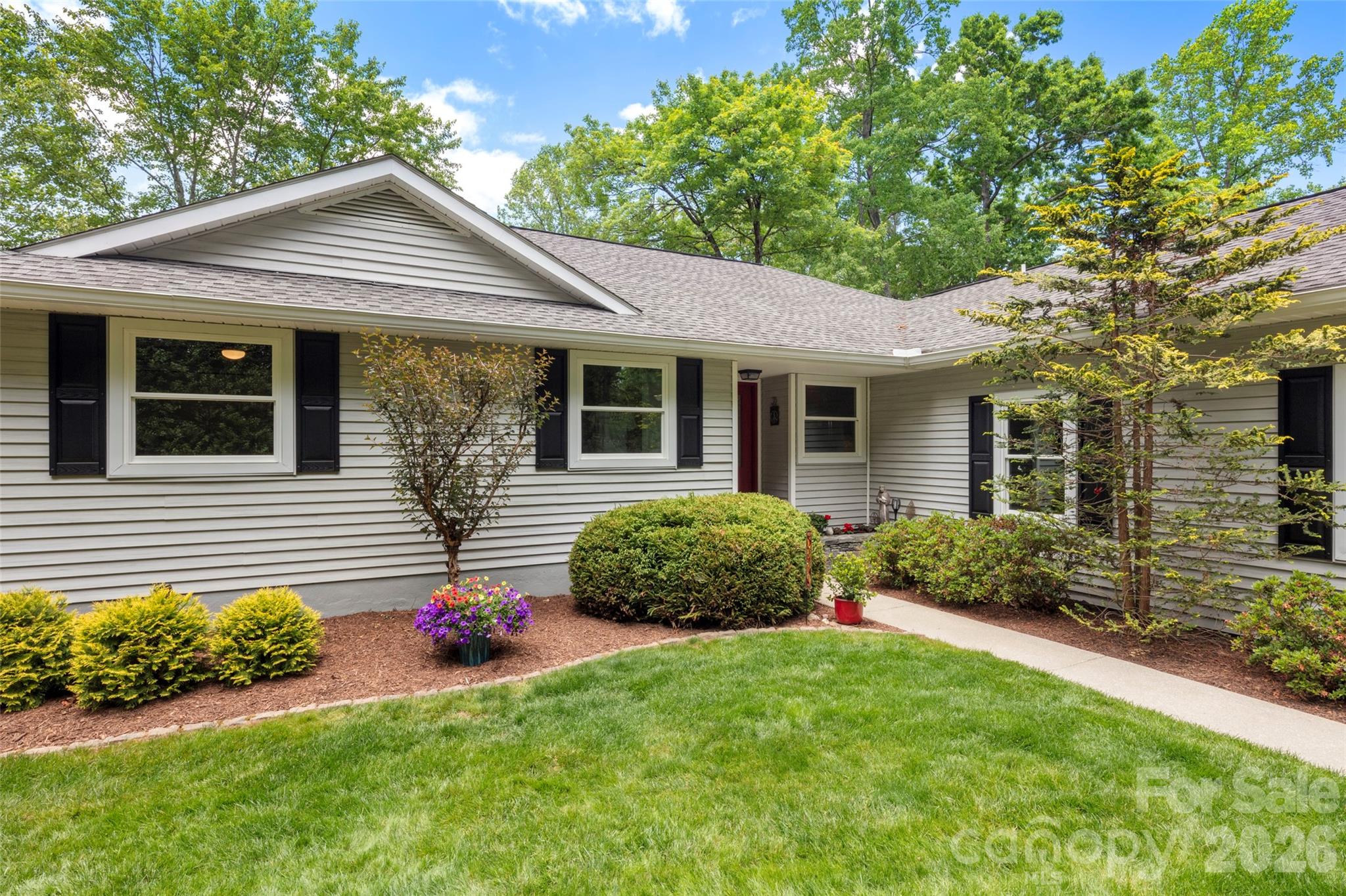 2750 Leucothae Way — Hendersonville