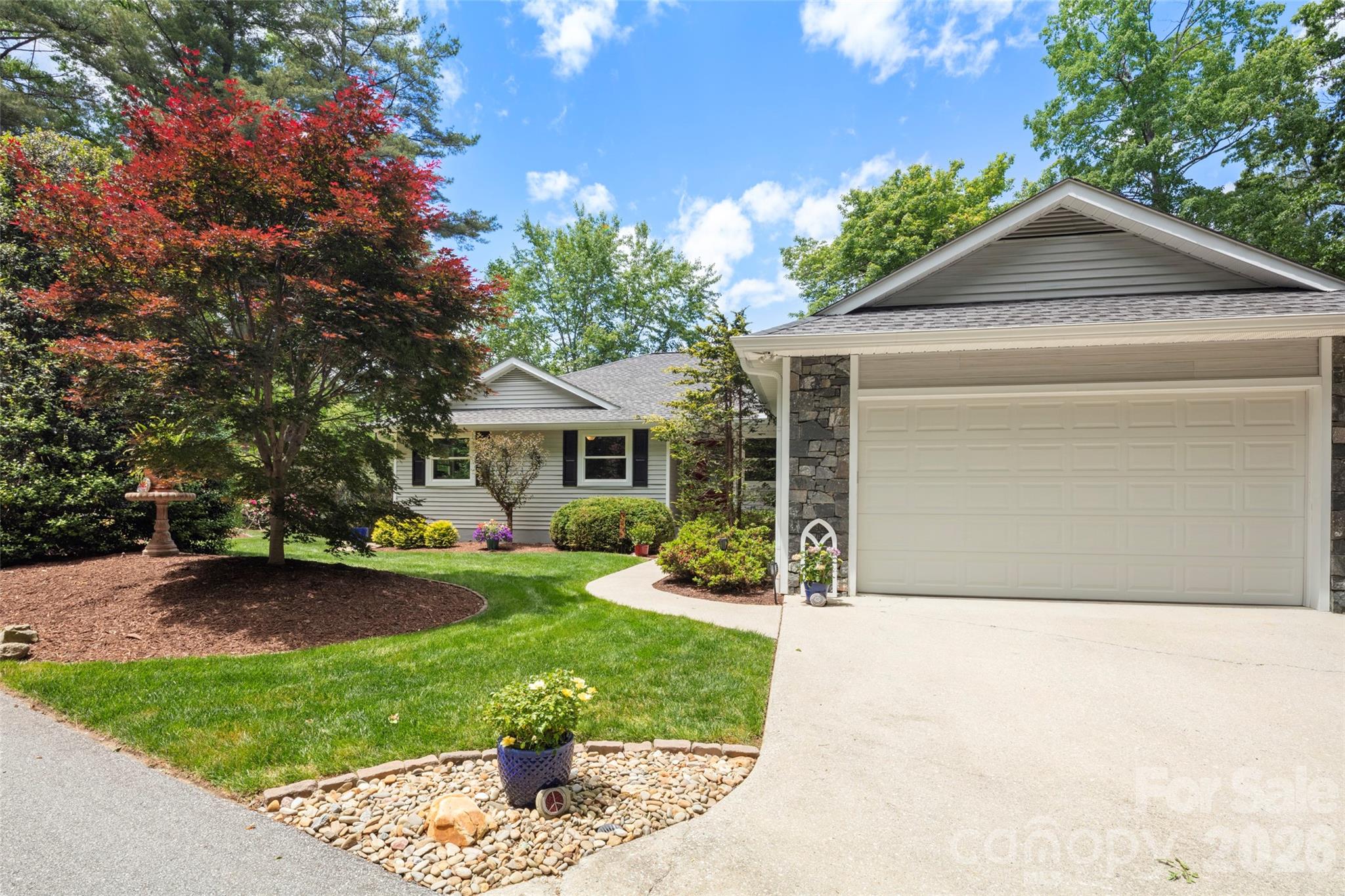 2750 Leucothae Way — Hendersonville