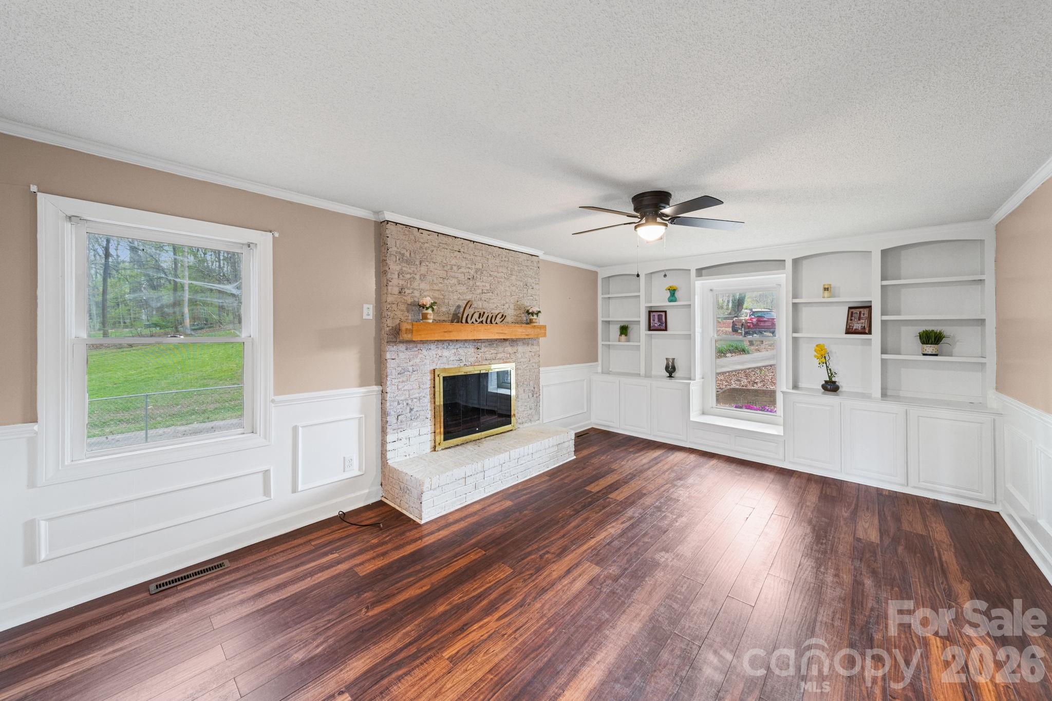 200 Maple Court — Lexington