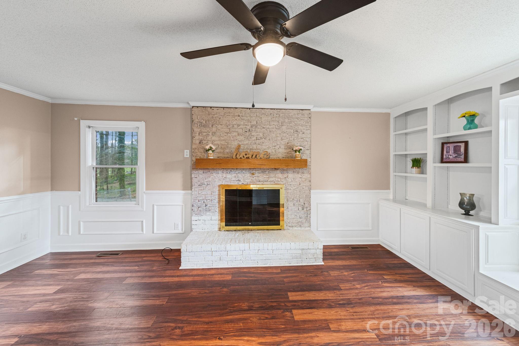 200 Maple Court — Lexington