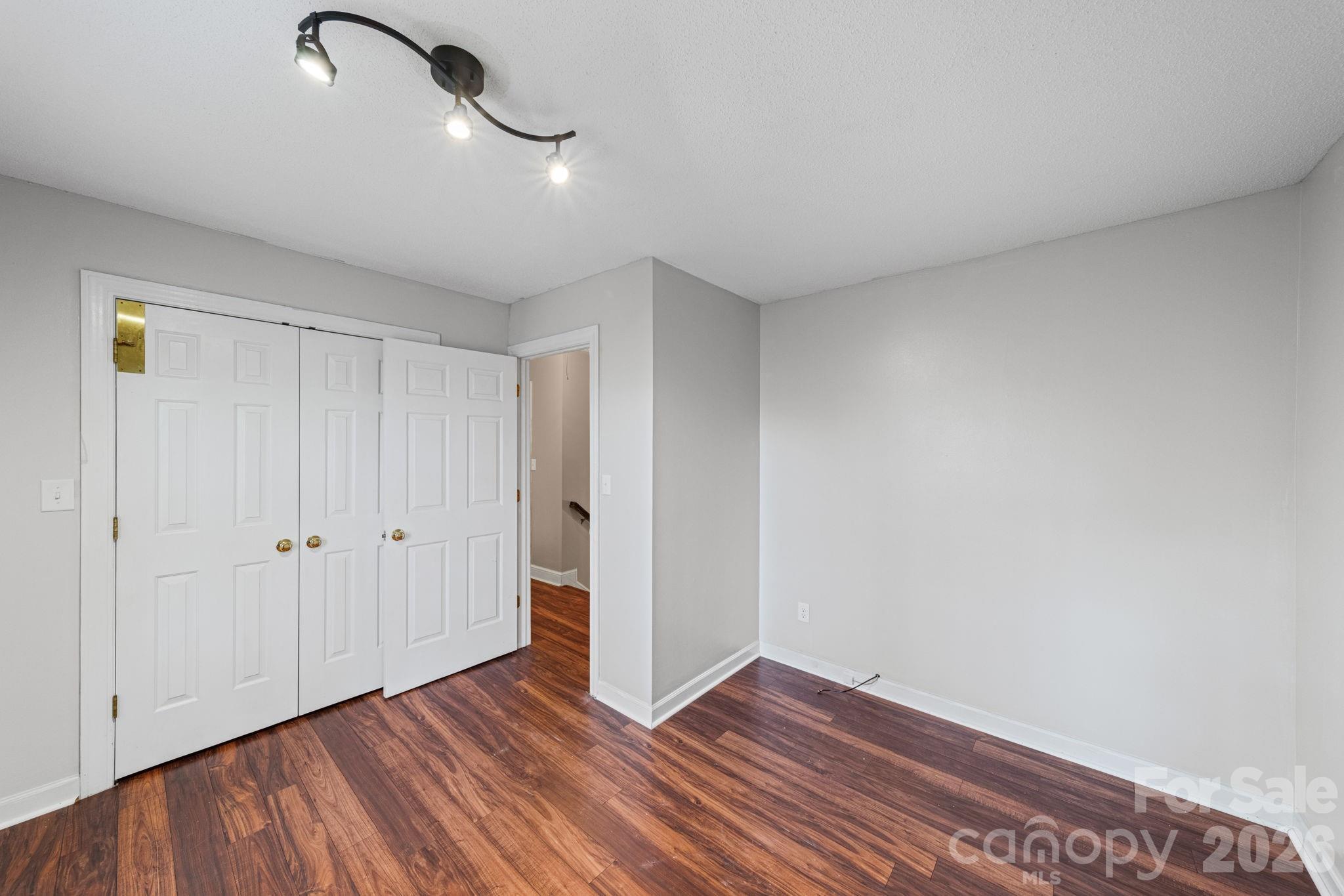 200 Maple Court — Lexington