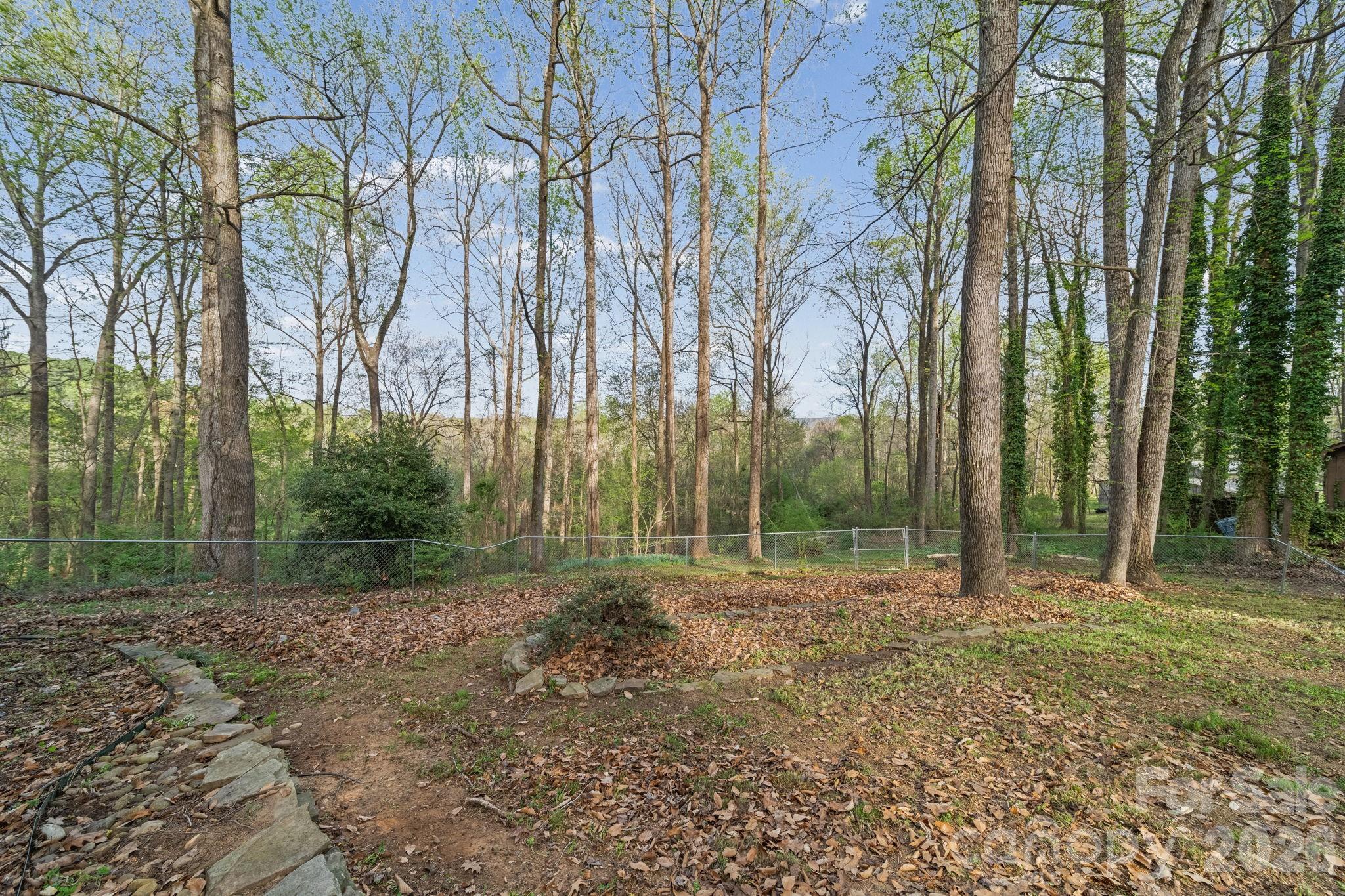 200 Maple Court — Lexington