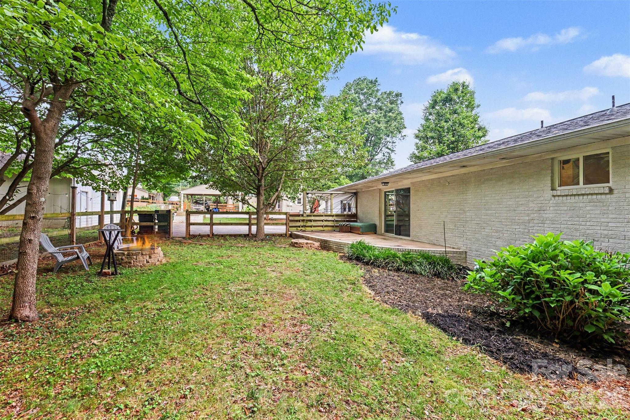 7048 Delta Lake Drive — Charlotte