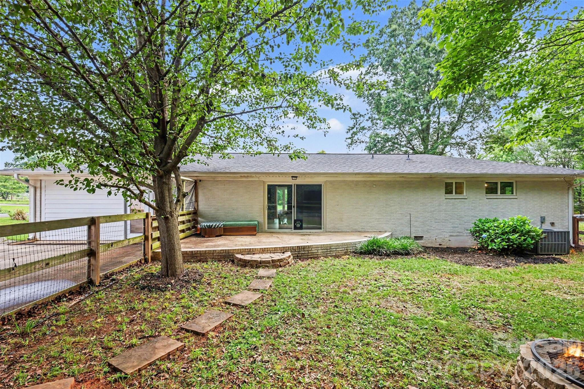 7048 Delta Lake Drive — Charlotte