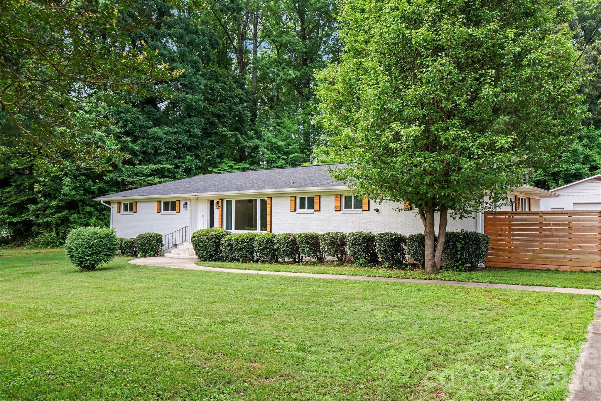 7048 Delta Lake Drive — Charlotte