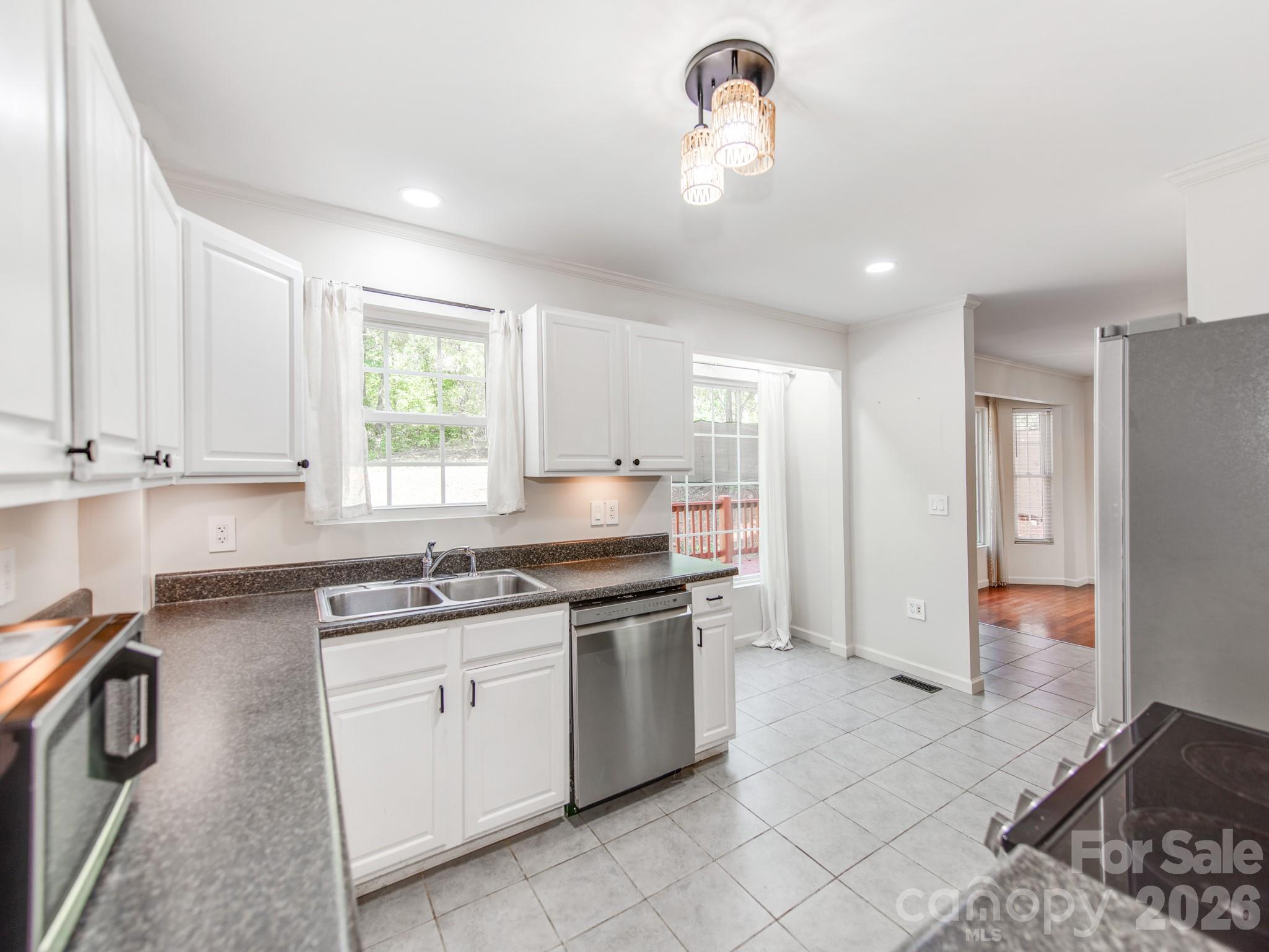 7575 Tanglewood Drive — Vale