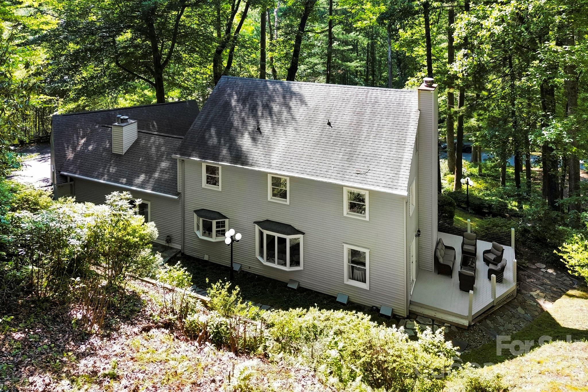 212 Estate Drive — Hendersonville