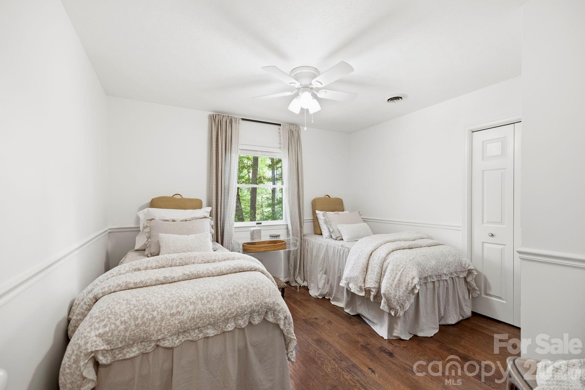212 Estate Drive — Hendersonville
