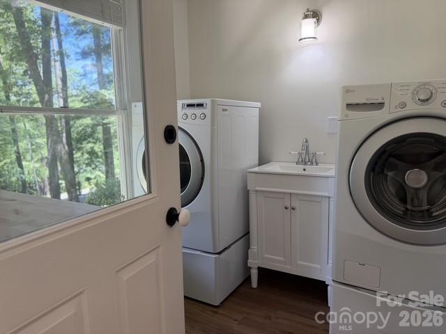 212 Estate Drive — Hendersonville