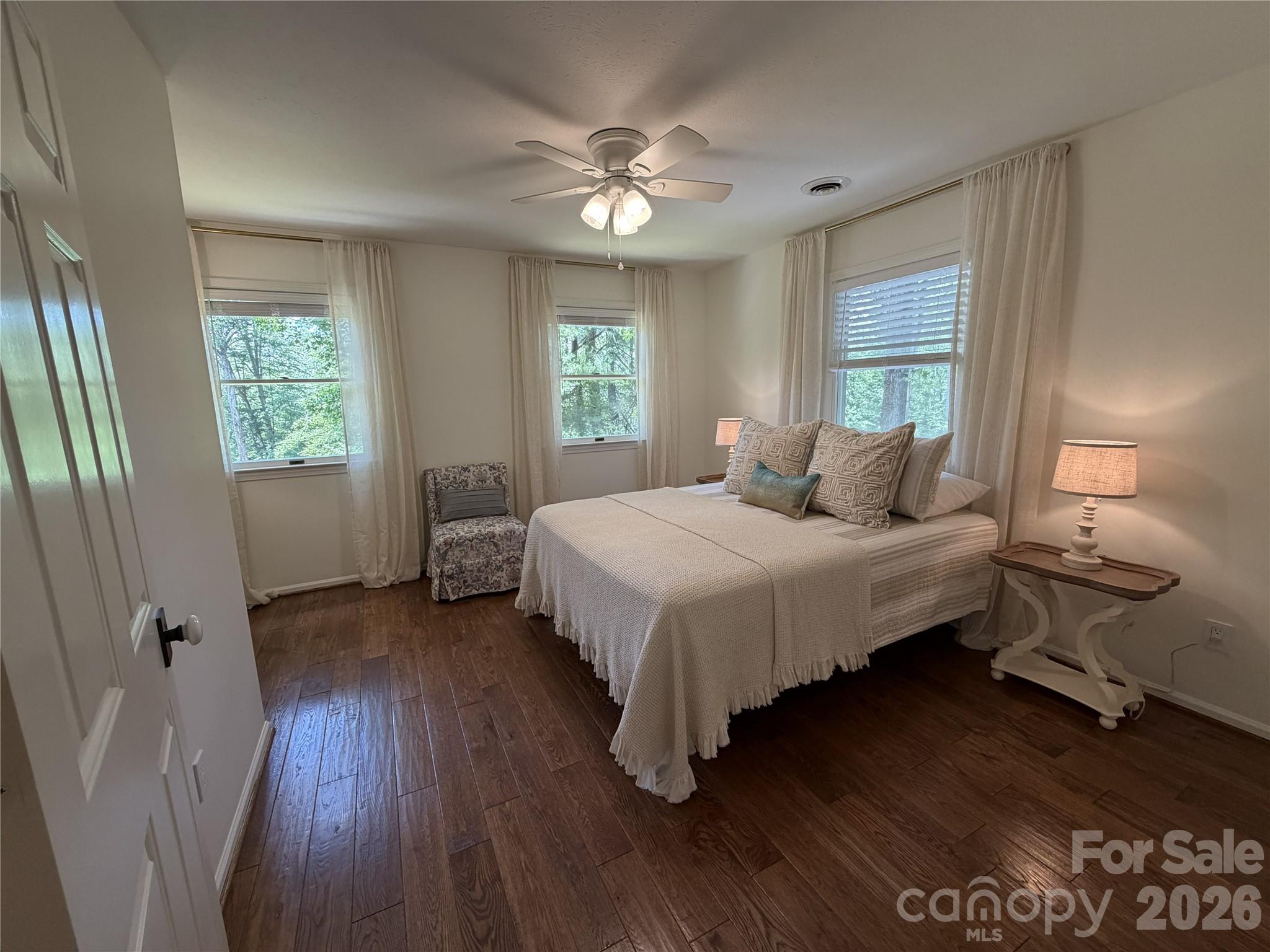 212 Estate Drive — Hendersonville