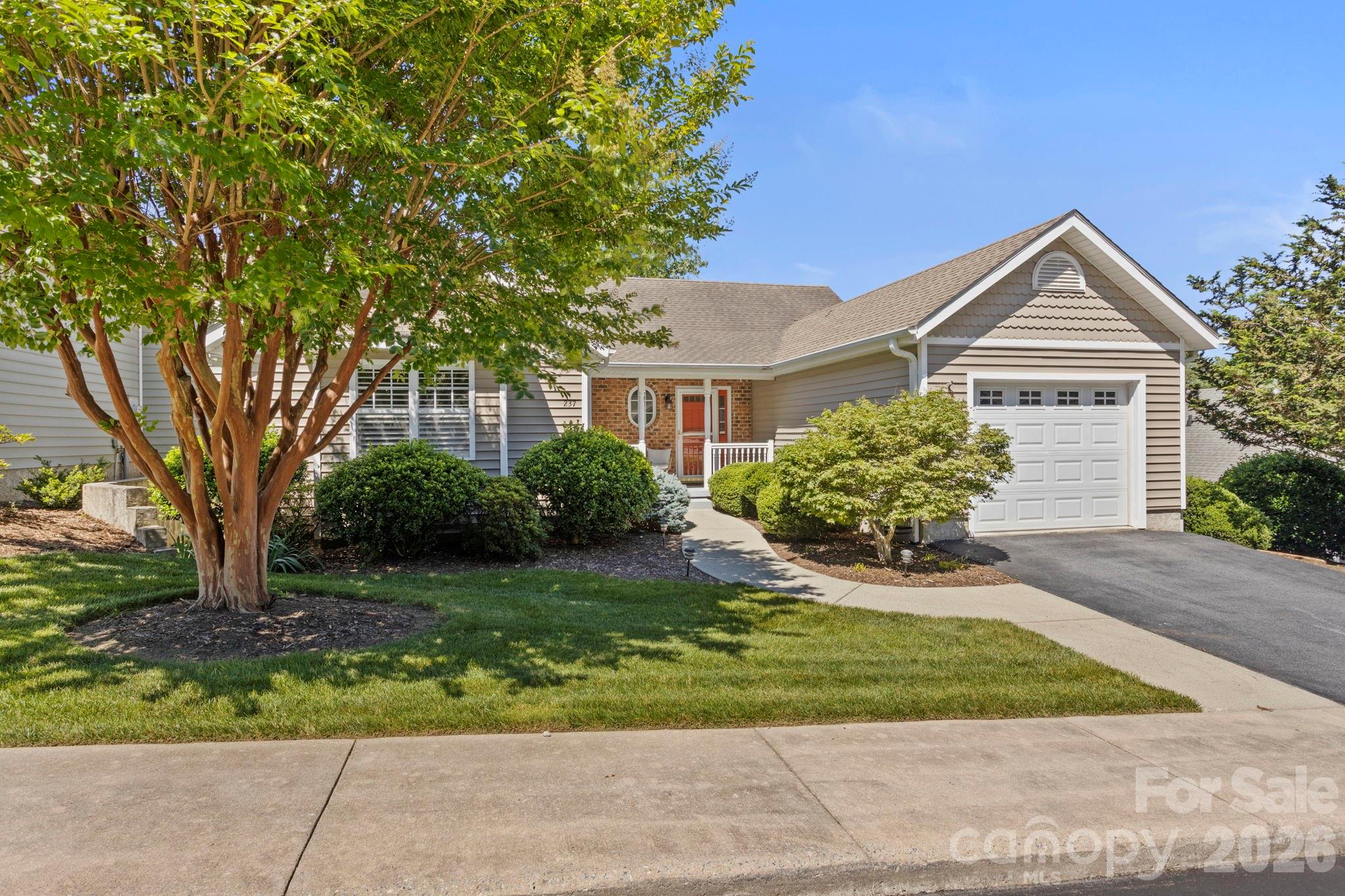 237 Charlestown Drive — Hendersonville