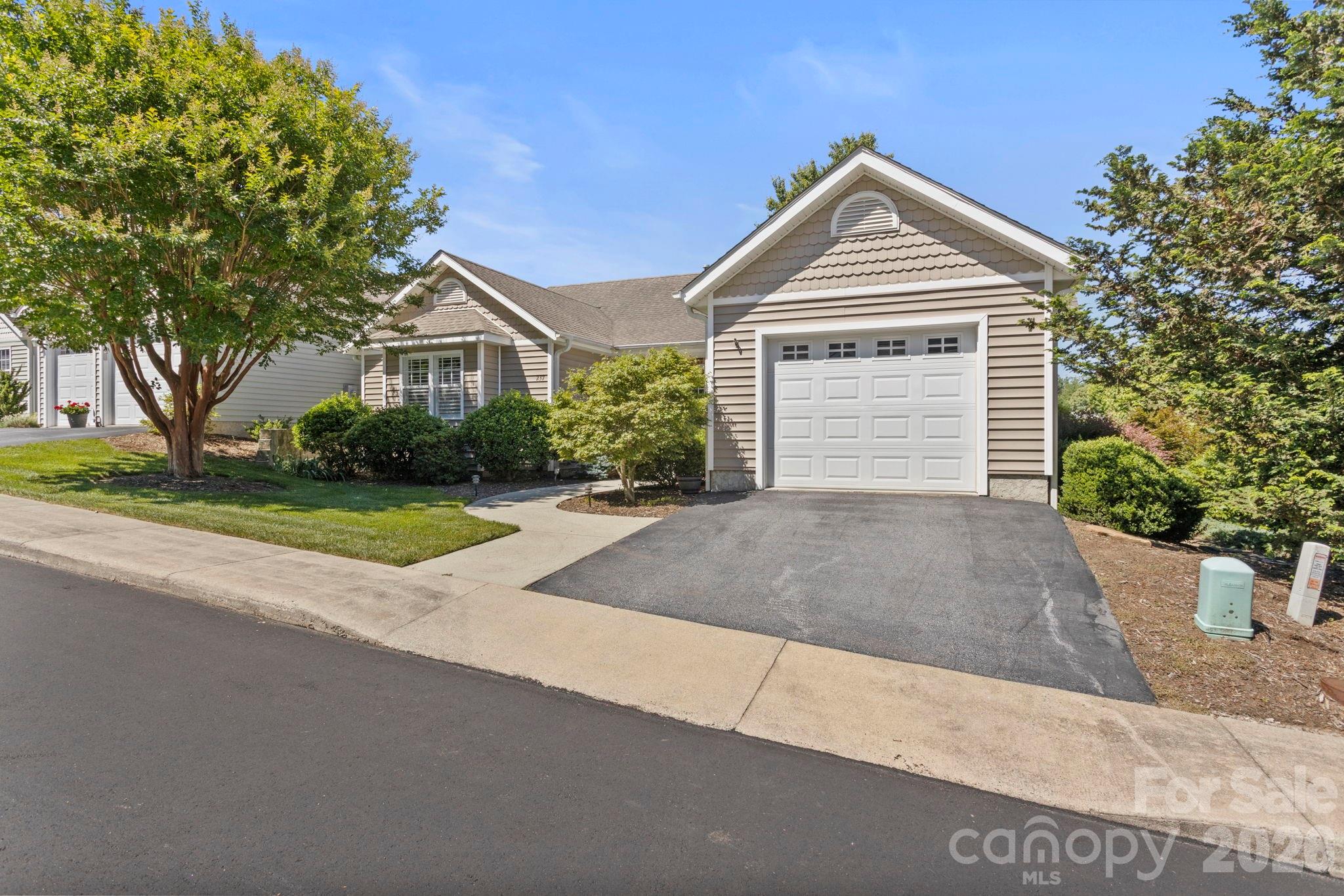 237 Charlestown Drive — Hendersonville