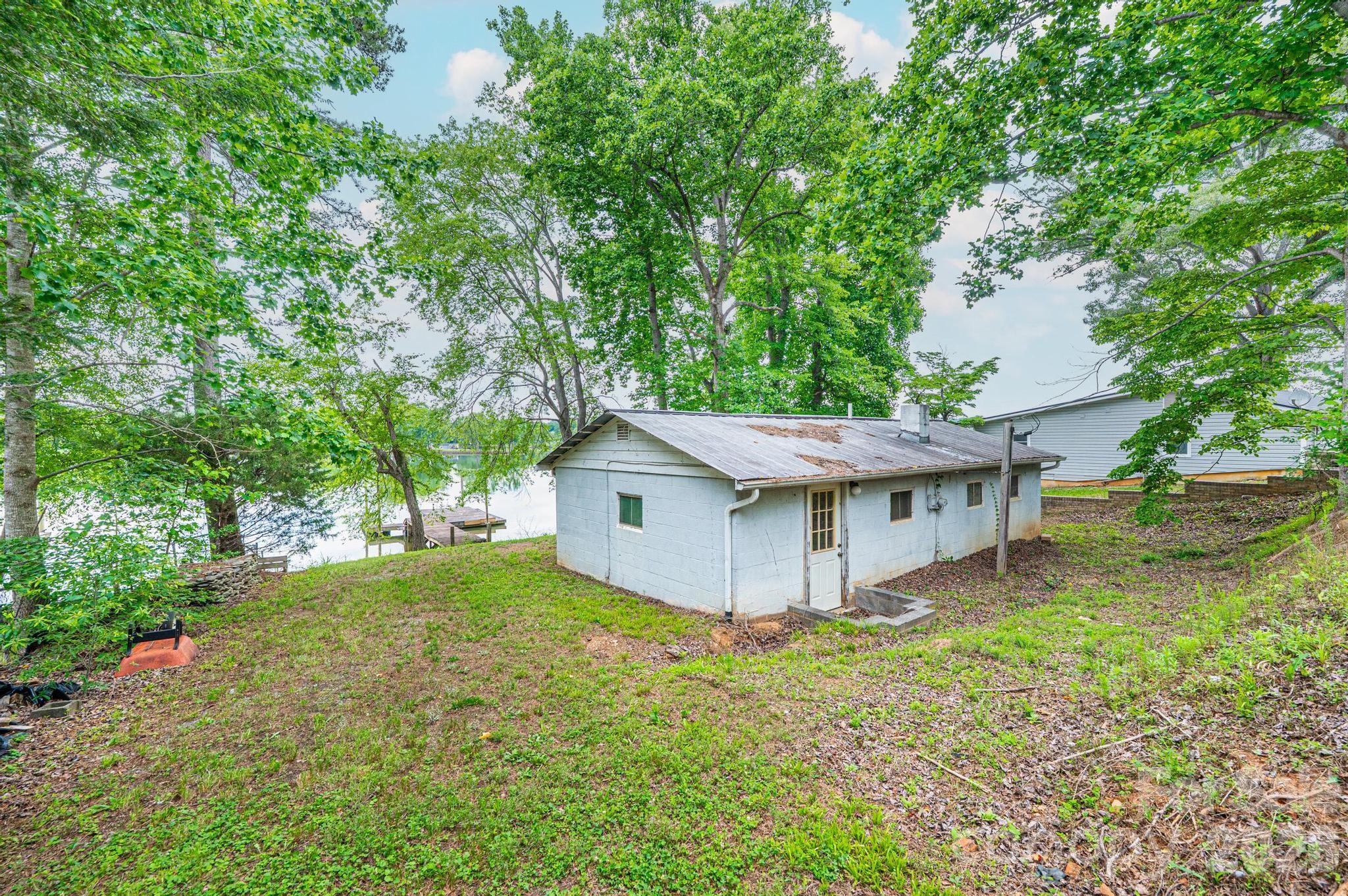 4566 Windward Lane — Catawba