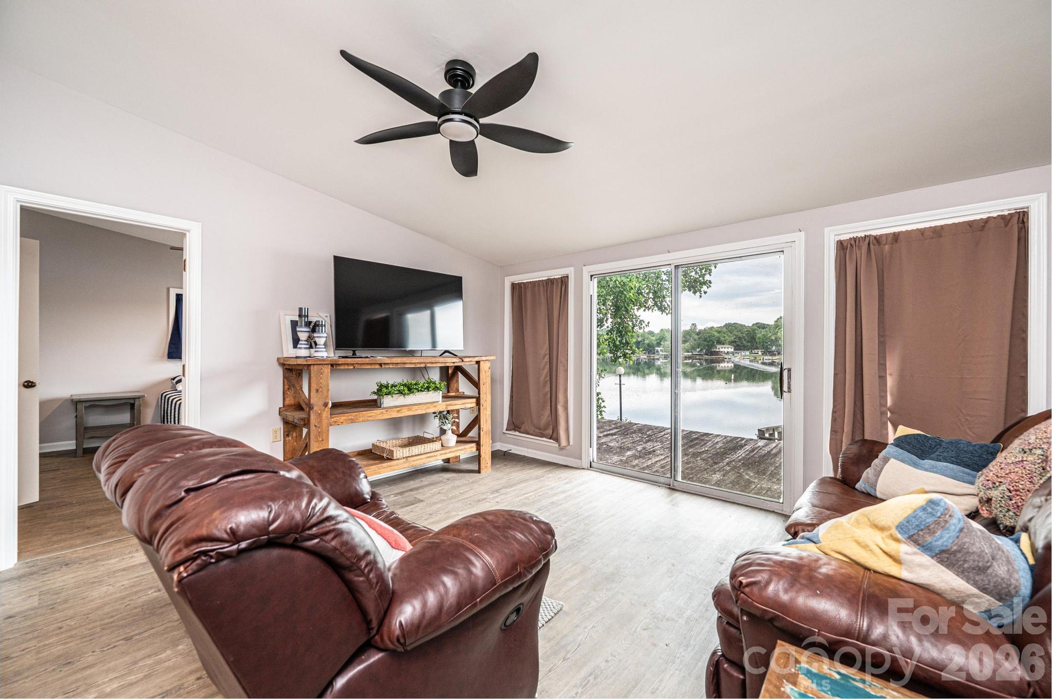 4566 Windward Lane — Catawba