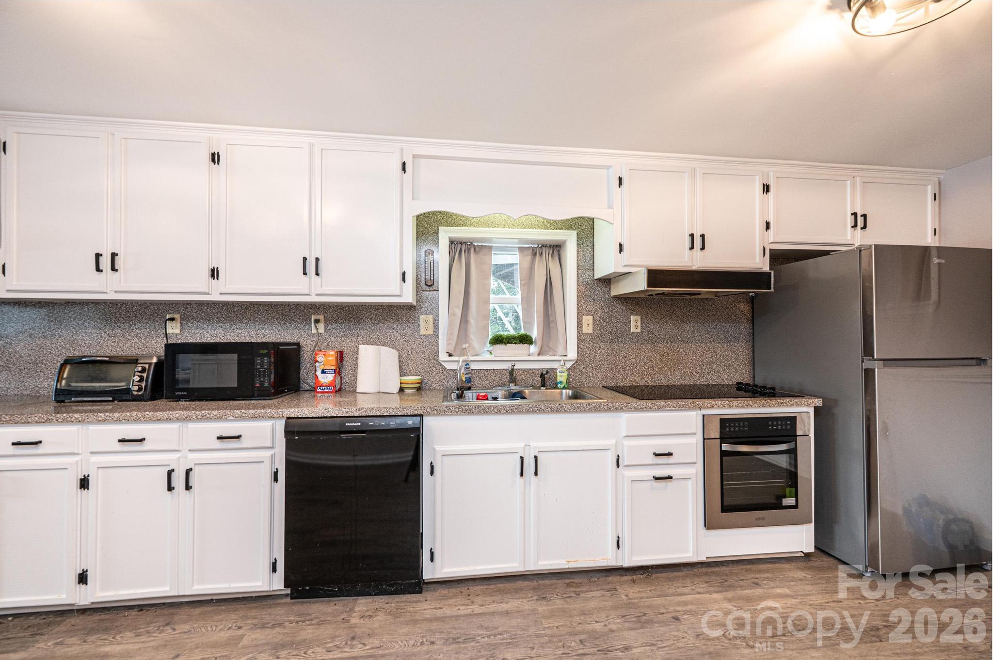 4566 Windward Lane — Catawba