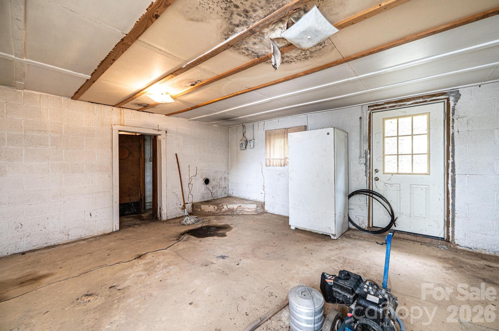 4566 Windward Lane — Catawba